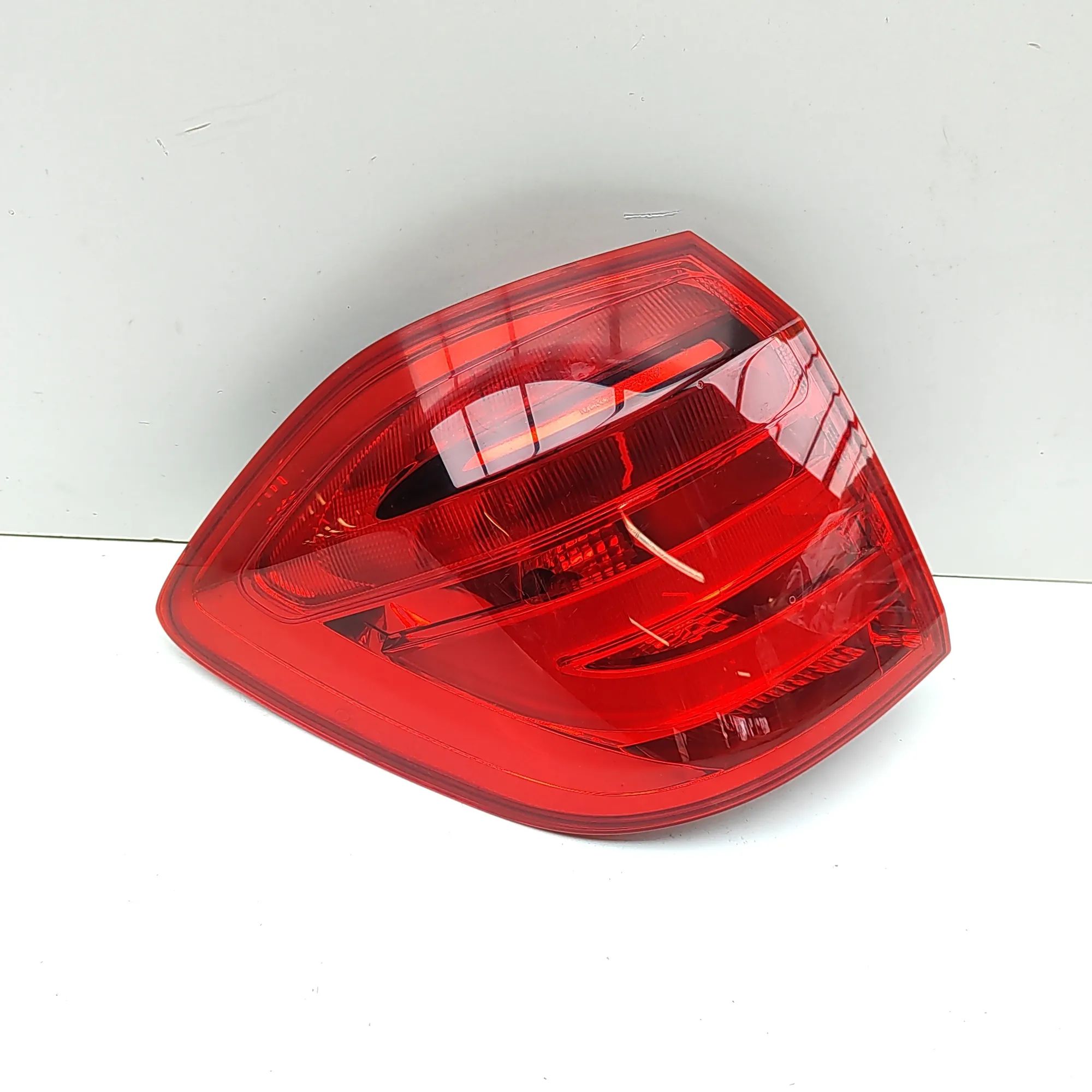 Mercedes-Benz GL / GLS (X166) Rear Left Tail Light Rear Left Tail Light — MERCEDES BENZ GLS (X166)...