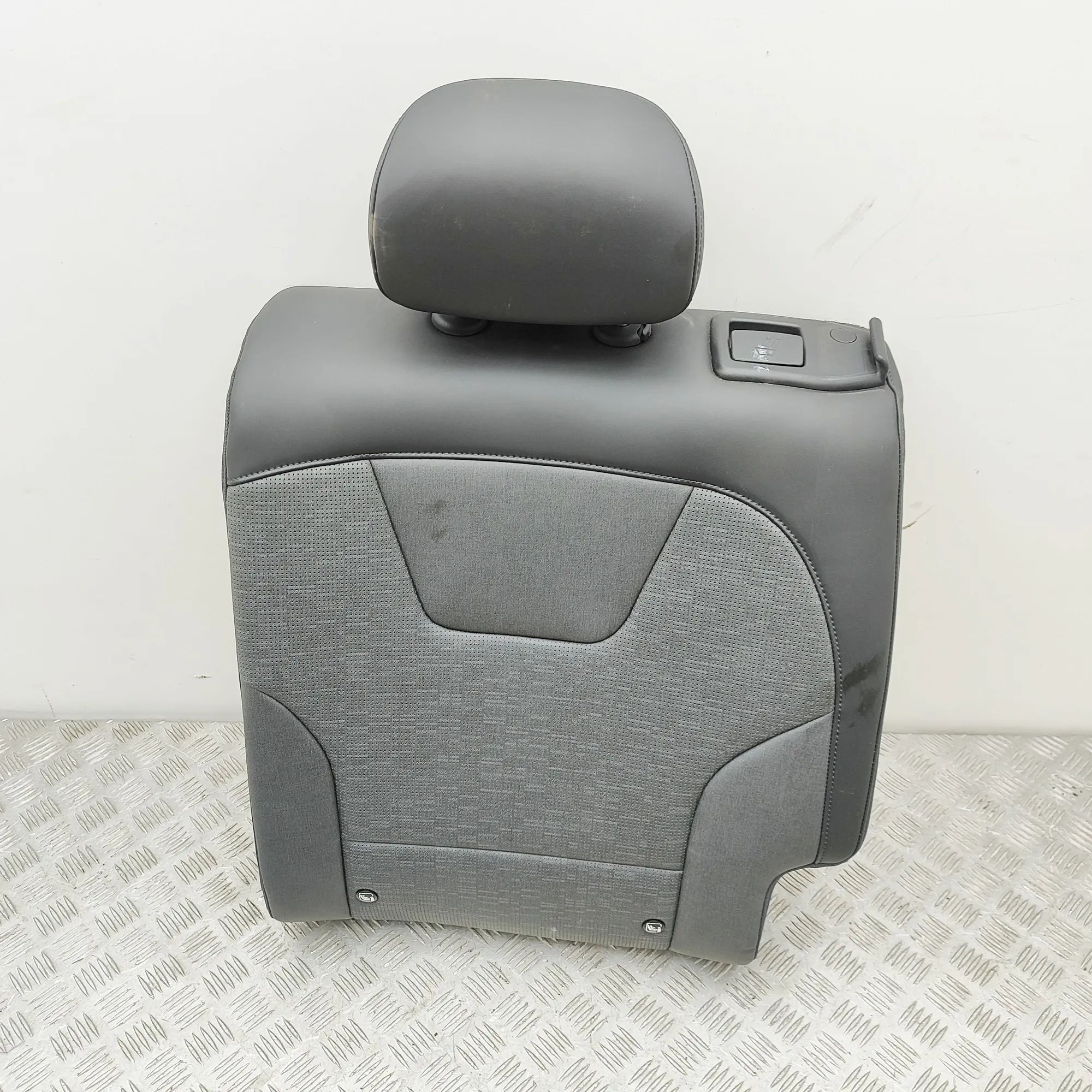 Kia Niro Tagaiste (kompl.) Rear seat — KIA NIRO (II) (2022-...) — 89300-AO...