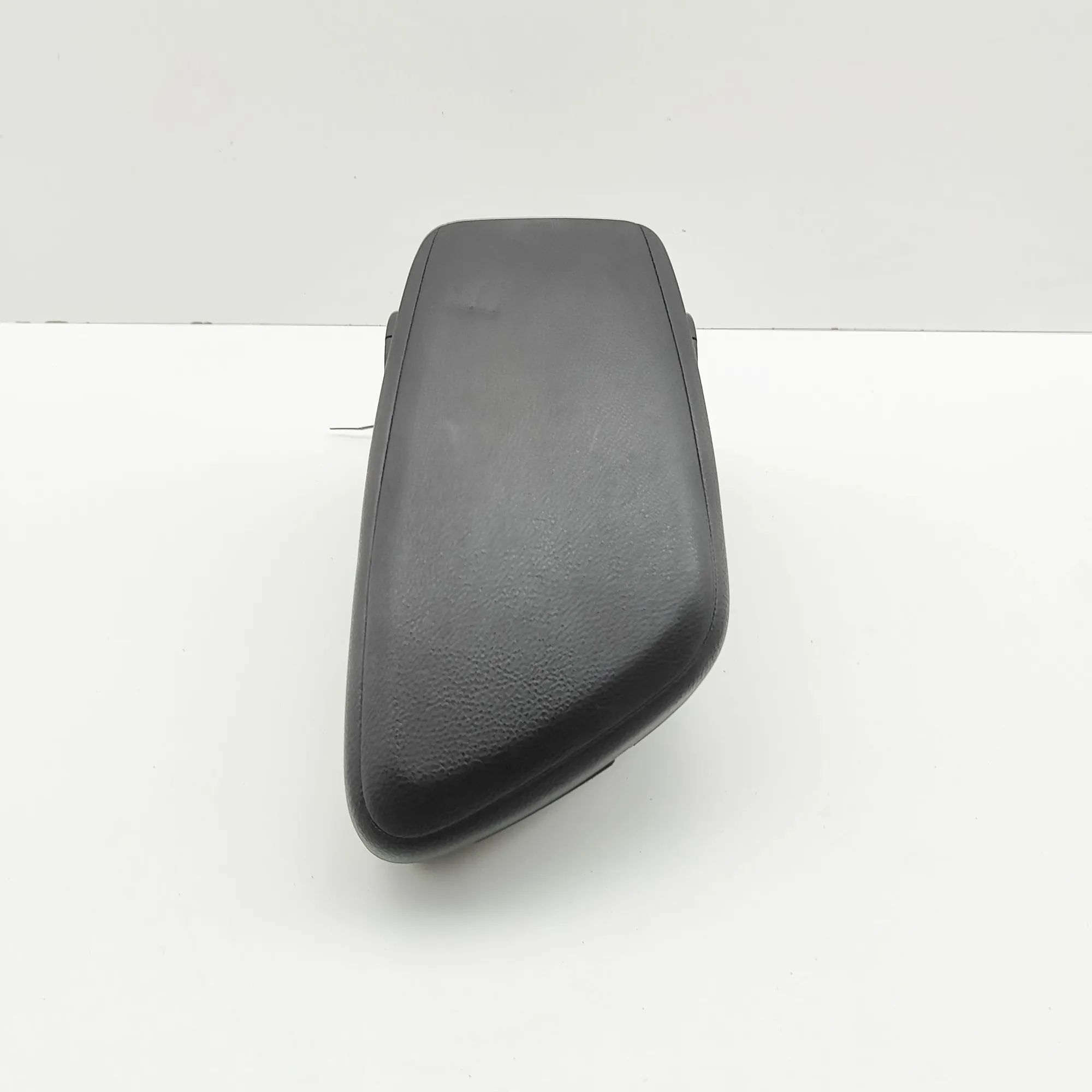 BMW X2 (F39) Armrest Armrest — BMW X2 (F39) (2018-...) — 9317568

Pa...