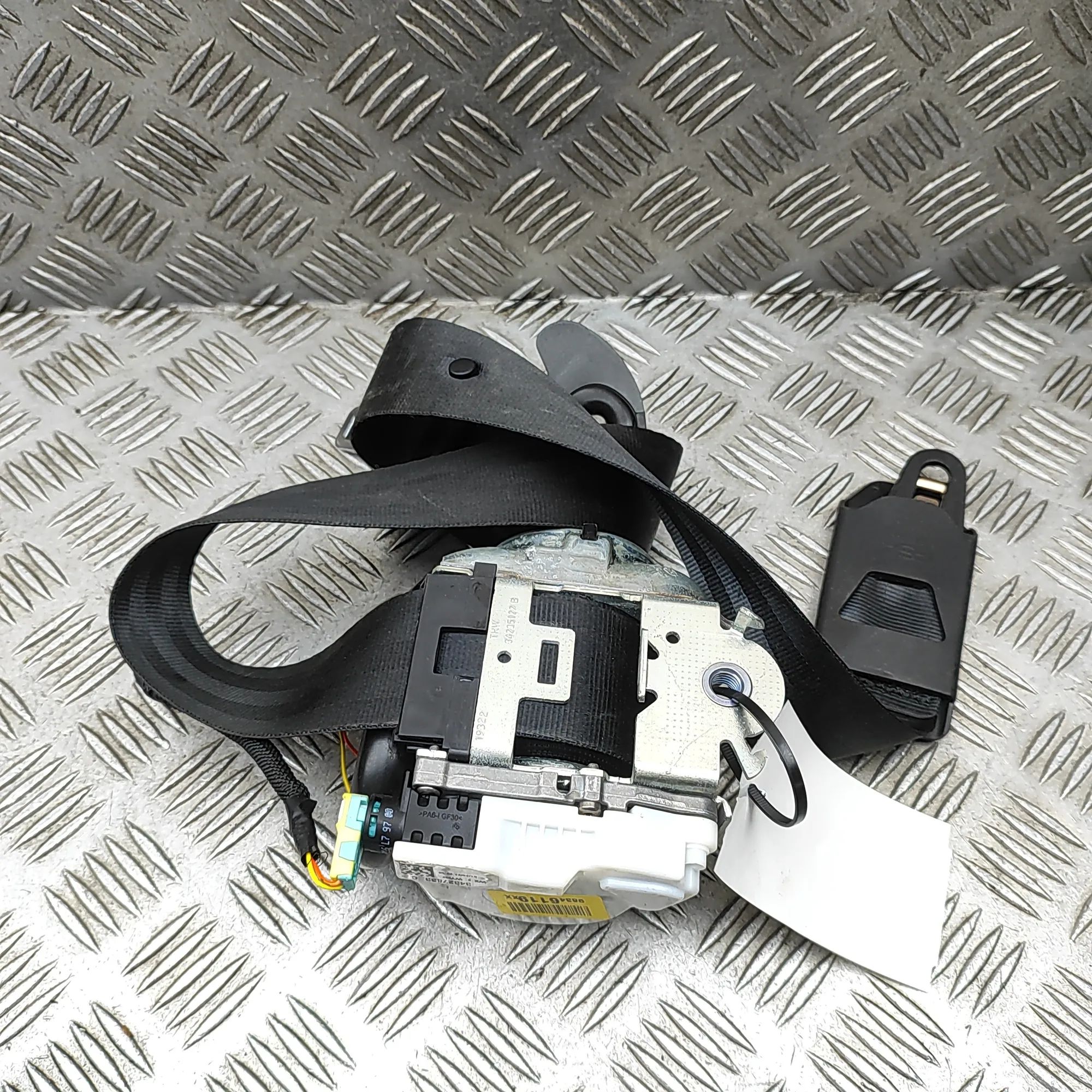 Opel Mokka (B) Front Right Seatbelt Front Right Seatbelt — OPEL MOKKA (2020-...) — ...