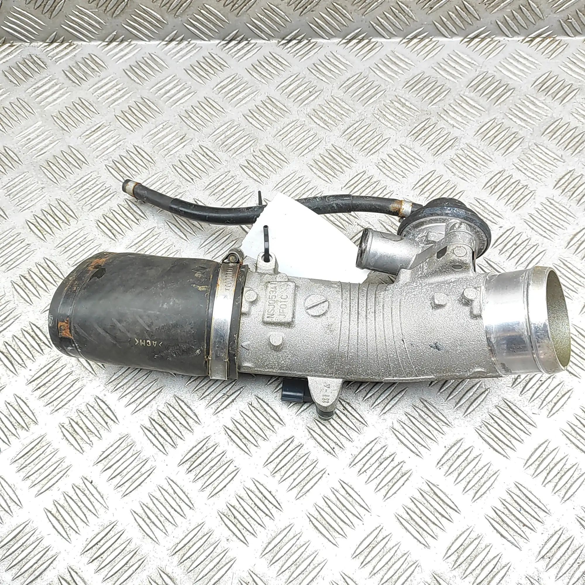 Nissan GT-R Intercooler hose — left Intercooler hose — left — NISSAN GT-R (R35) (20...