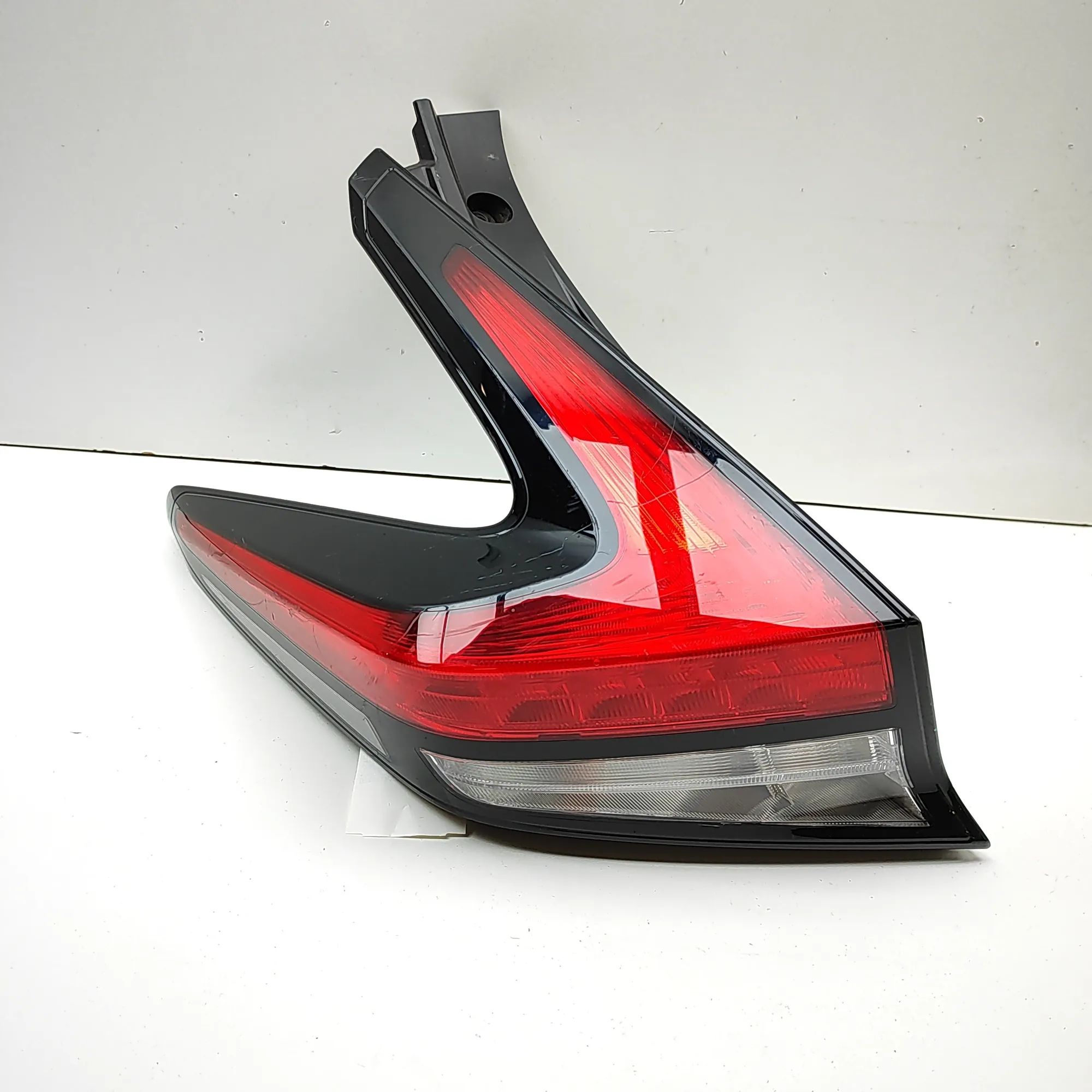 Nissan Leaf Rear Left Tail Light Rear Left Tail Light — NISSAN LEAF (ZE1) (2017-...