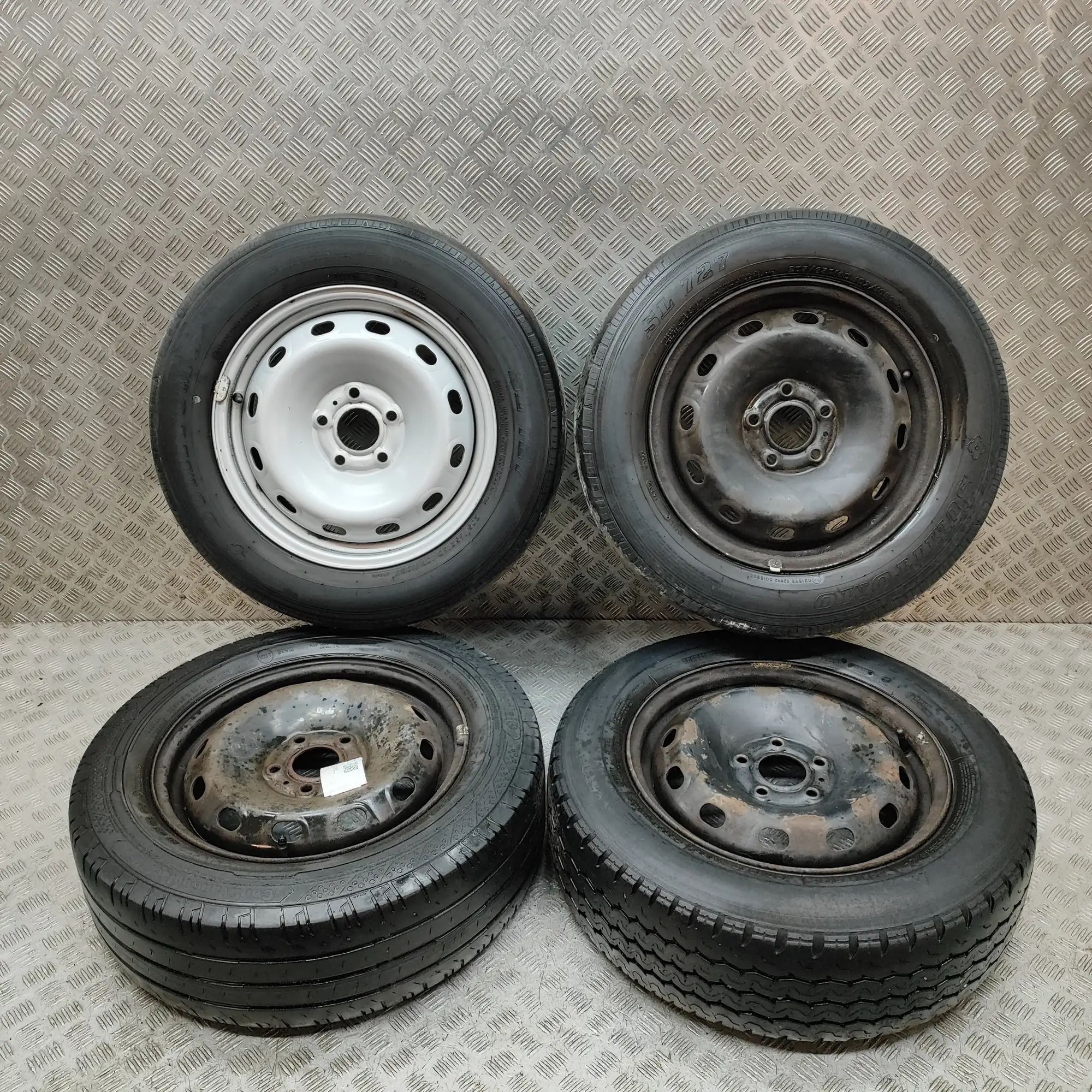 Opel Vivaro (B) Alloy Wheel Set Alloy wheel set — OPEL VIVARO (Van) (2014-...) ...