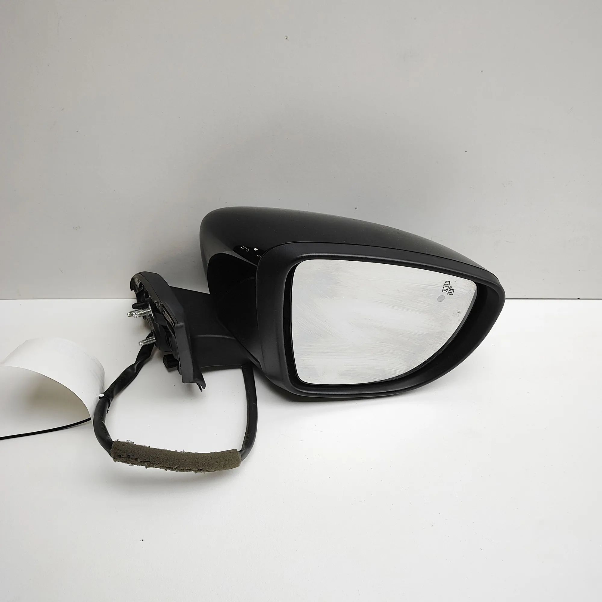 Nissan Leaf Right Side Wing Mirror Right Side Wing Mirror — NISSAN LEAF (ZE1) (201...