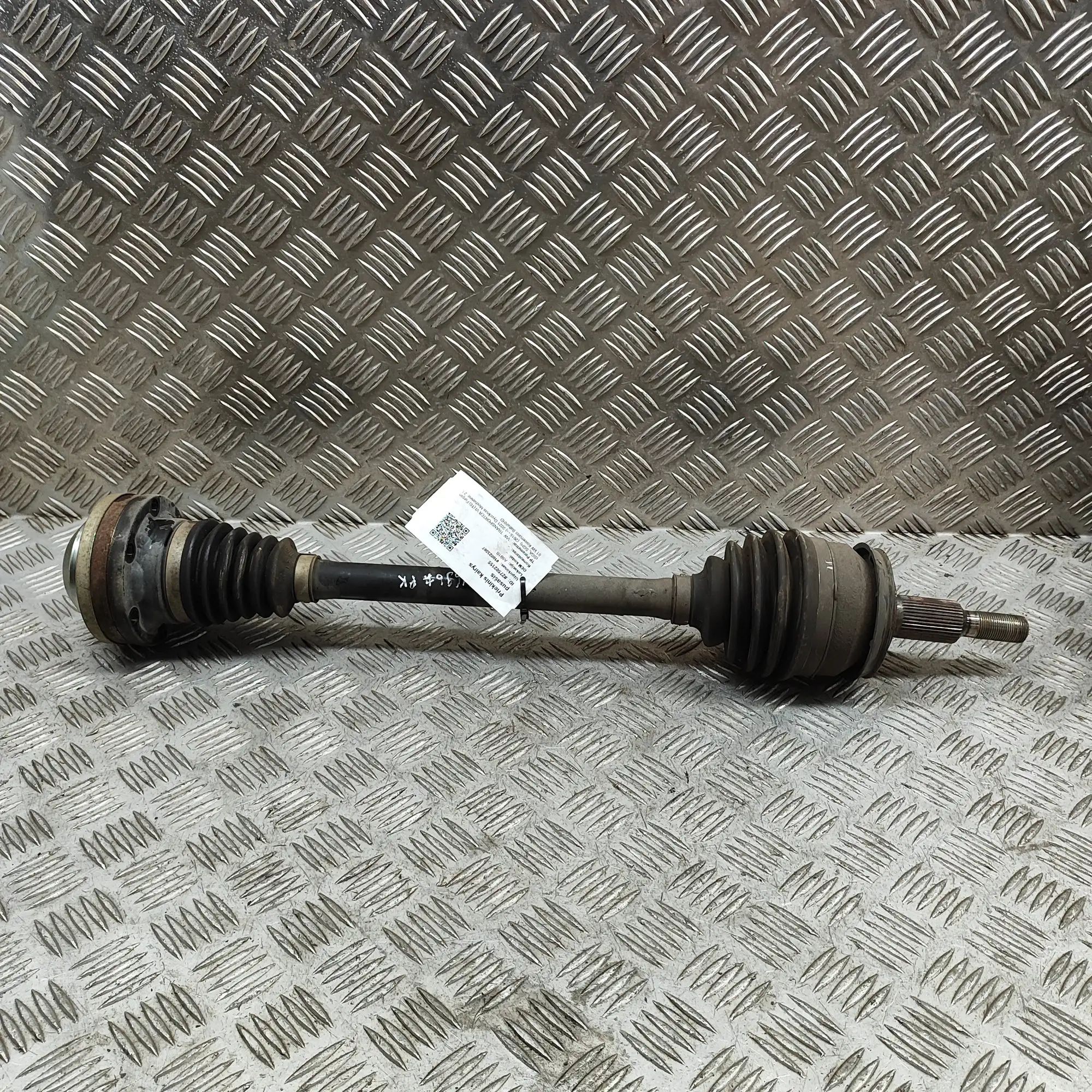 Volkswagen Transporter (T6, Caravelle, Multivan) Front Left Driveshaft Front Left Driveshaft — VW TRANSPORTER (VI T6 V...