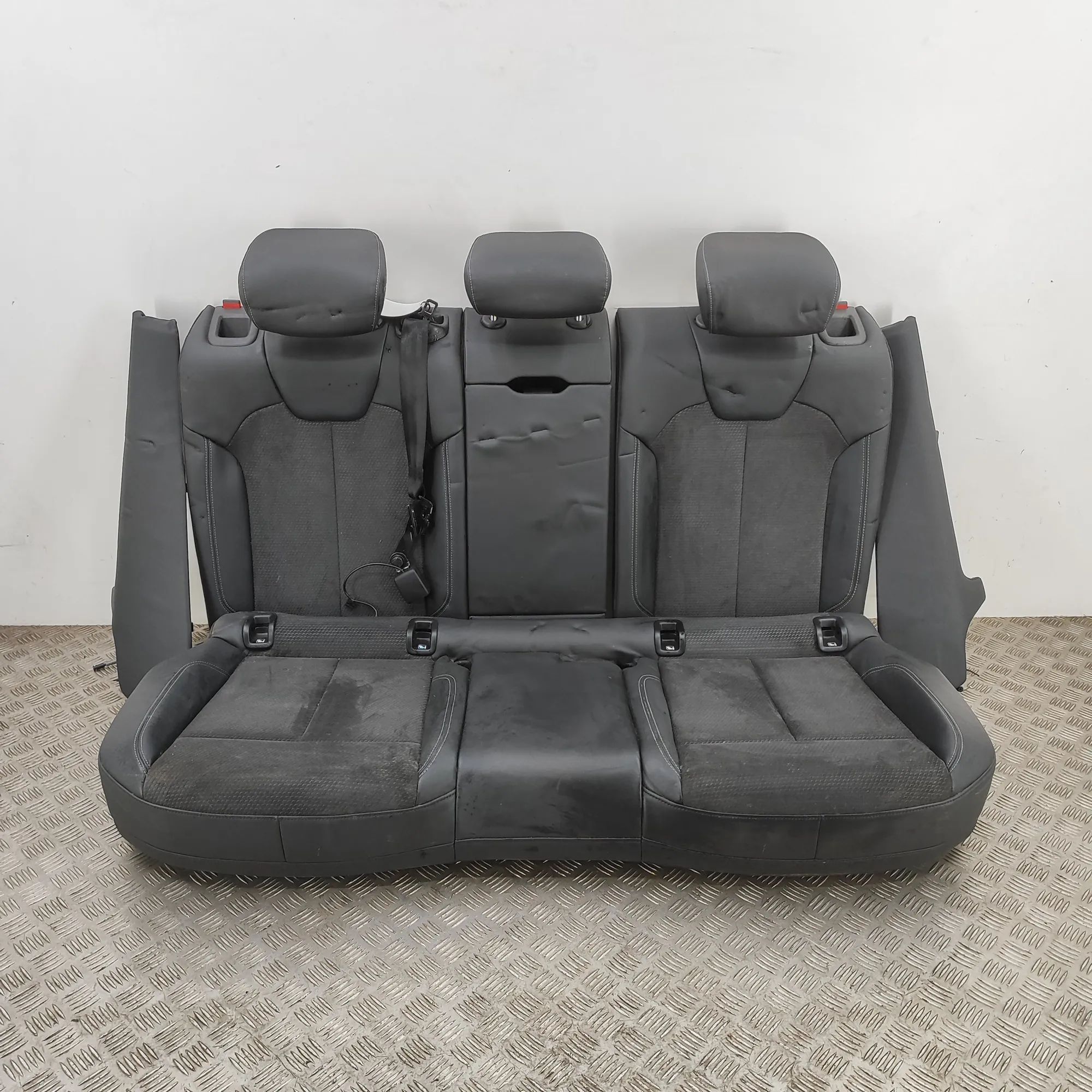 Audi Q5 (8R) Rear seat Rear seat — AUDI Q5 (FY) (2016-...) — 80A885283...