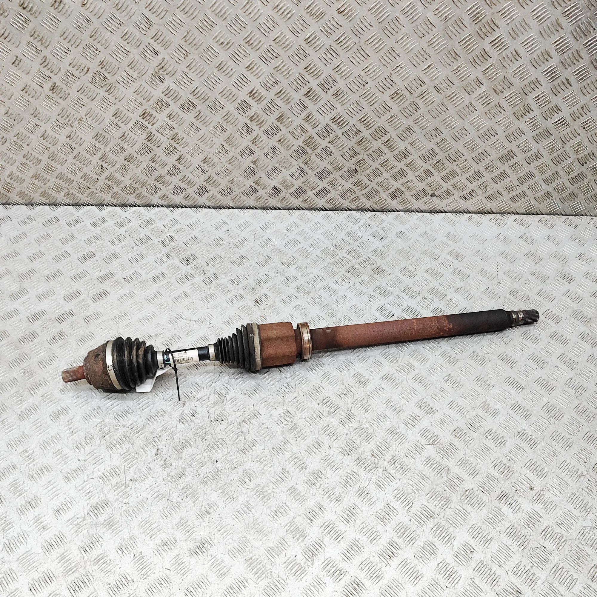 Volvo V40 Front Right Driveshaft Front Right Driveshaft — VOLVO V40 (Hatchback) ...