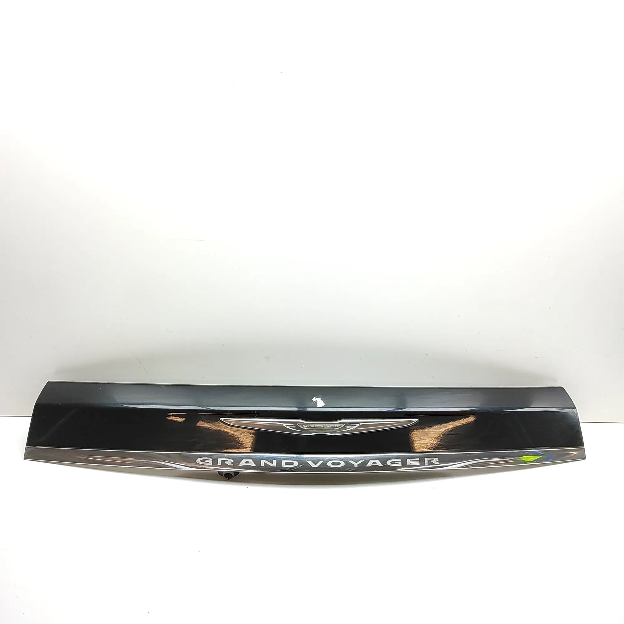 Chrysler Grand Voyager / Town & Country Tailgate Bootlid Trim Tailgate Bootlid Trim — CHRYSLER GRAND (VOYAGER...