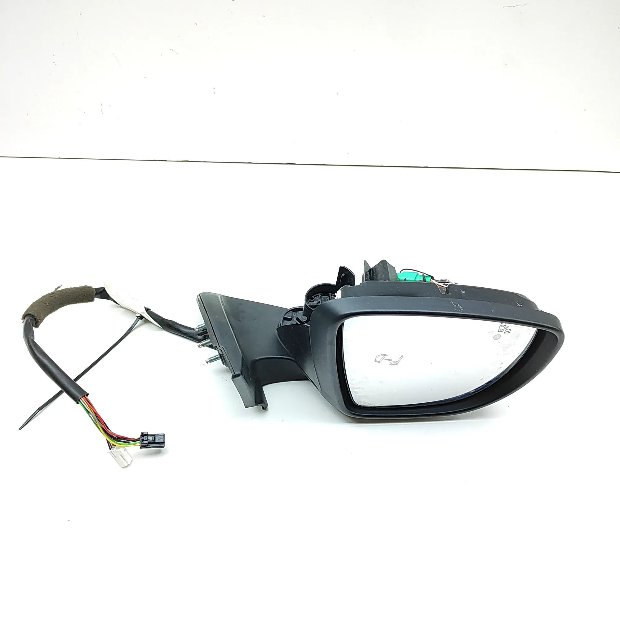 Nissan Leaf Right Side Wing Mirror Right Side Wing Mirror — NISSAN LEAF (ZE1) (201...