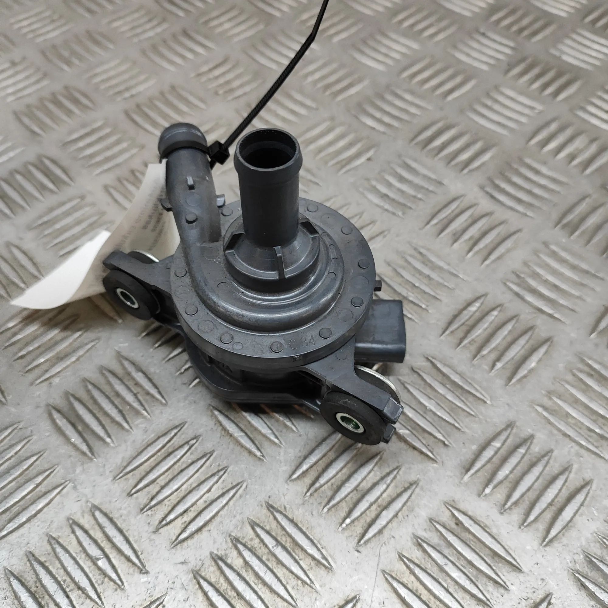 Honda CR-V Auxiliary Water Pump Auxiliary Water Pump — HONDA CR-V (VI RS_, RY_)...