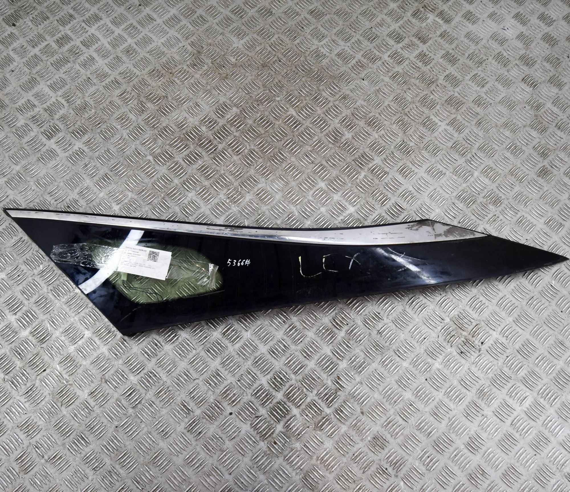 Lexus RX Rear Left Quarter Window Rear Left Quarter Window — LEXUS RX (_LA1_, _LH...