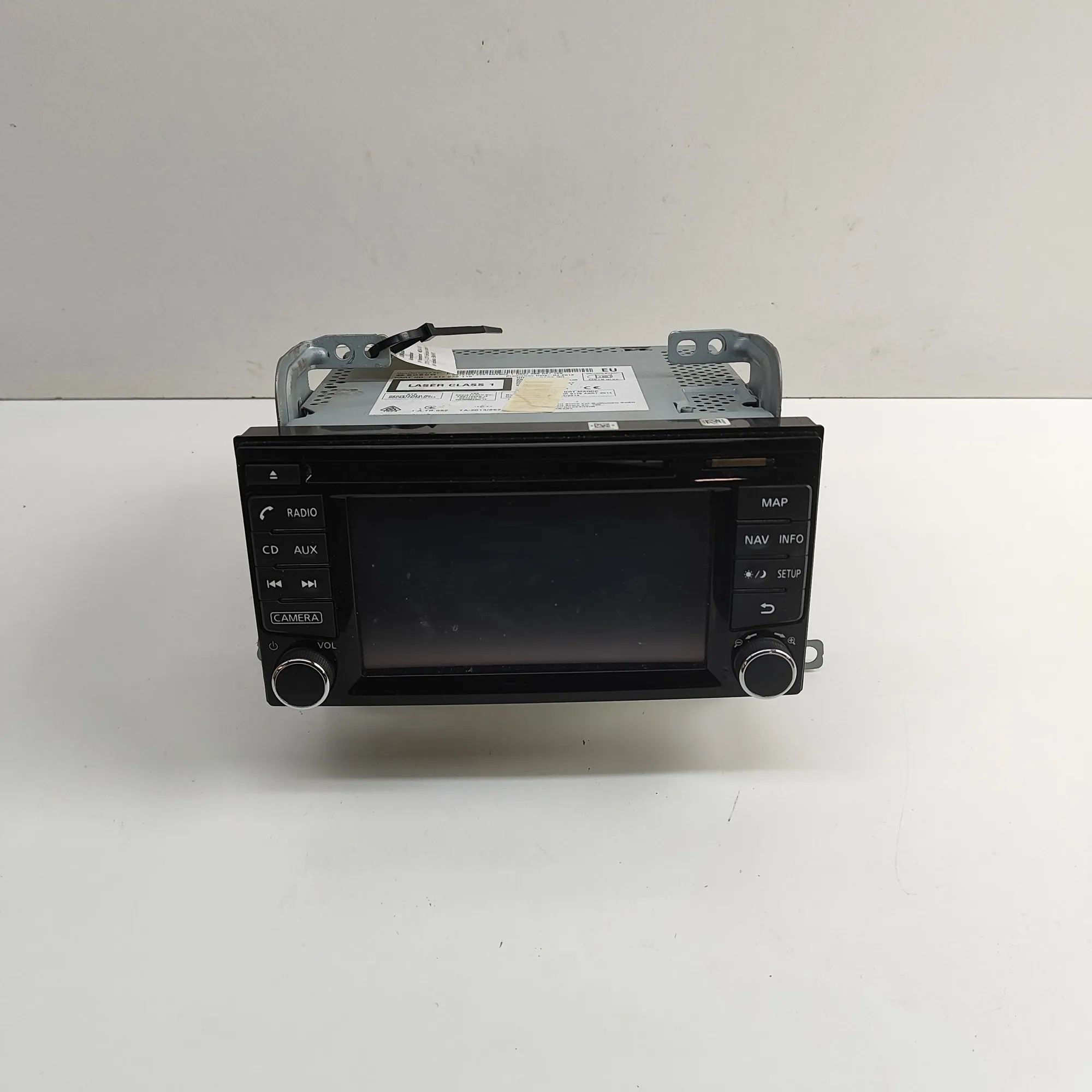 Nissan Juke Radio / CD / navigation head unit Radio / CD / navigation head unit — NISSAN JUKE...