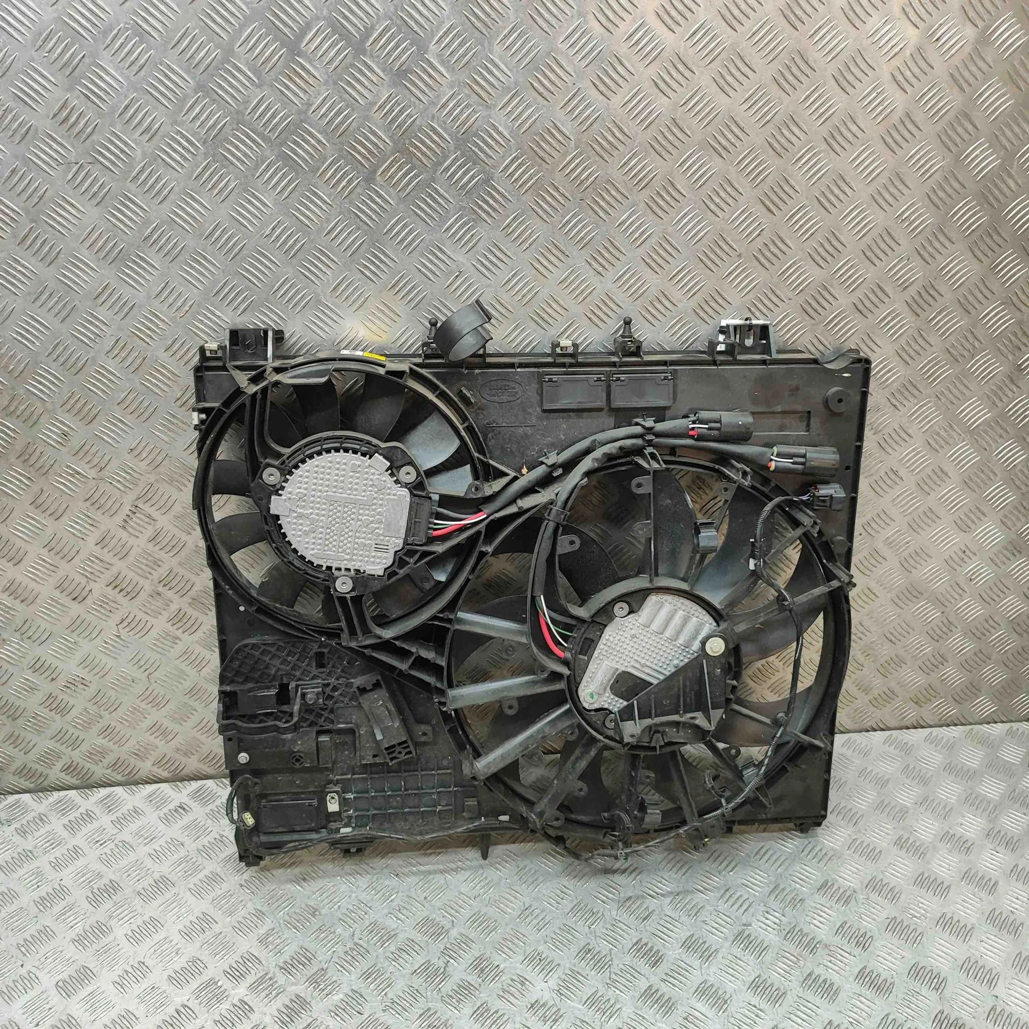 Land Rover Range Rover (L405) Engine Cooling Fan Shroud Engine Cooling Fan Shroud — LAND ROVER RANGE RO...