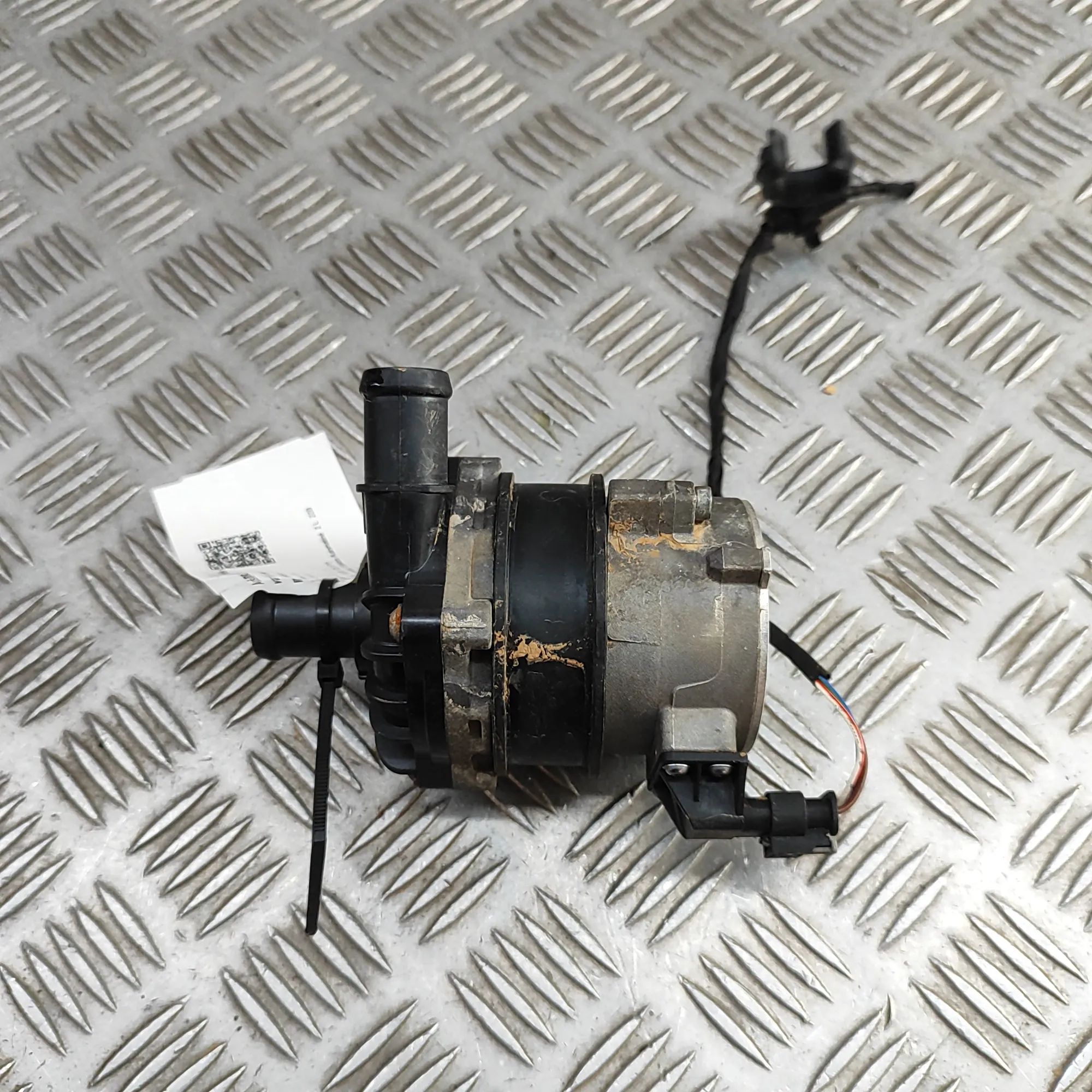 Audi Q5 (FY) Auxiliary Water Pump Auxiliary Water Pump — AUDI Q5 (FY) (2016-...) ...
