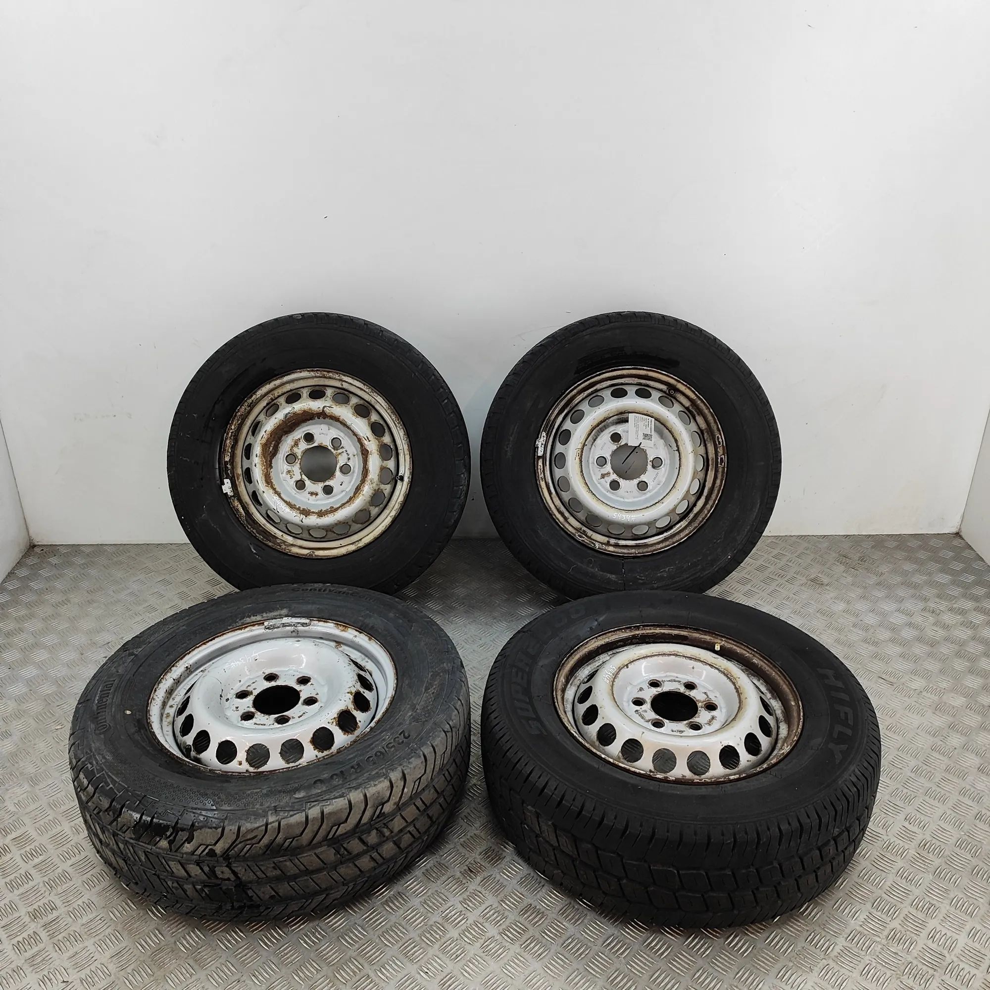 Volkswagen Crafter Alloy Wheel Set Alloy wheel set — VW CRAFTER (30-50 Van 2E_) (2...