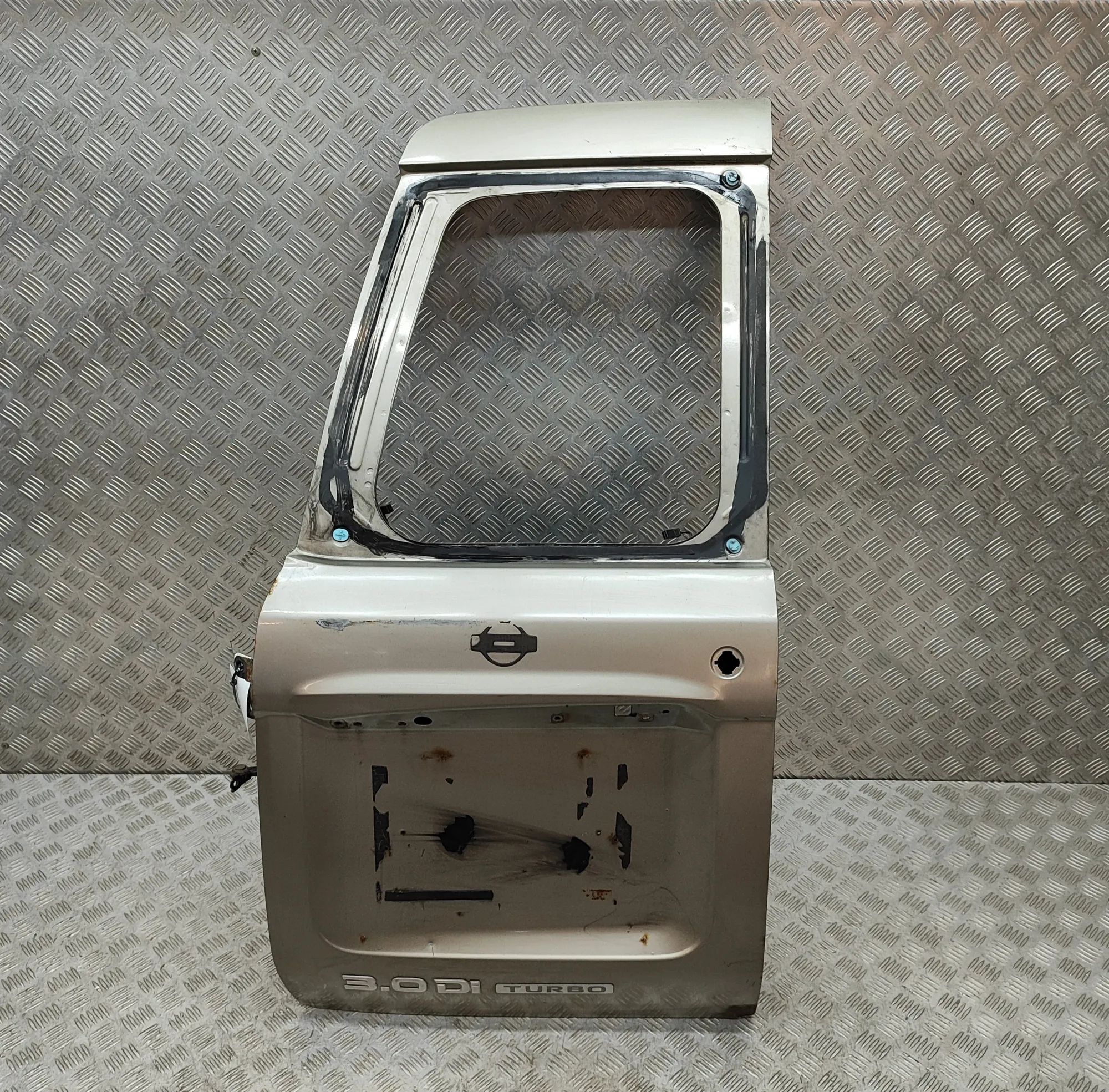 Nissan Patrol (Y60) Door — rear left Door — rear left — NISSAN PATROL (GR V Wagon Y6...