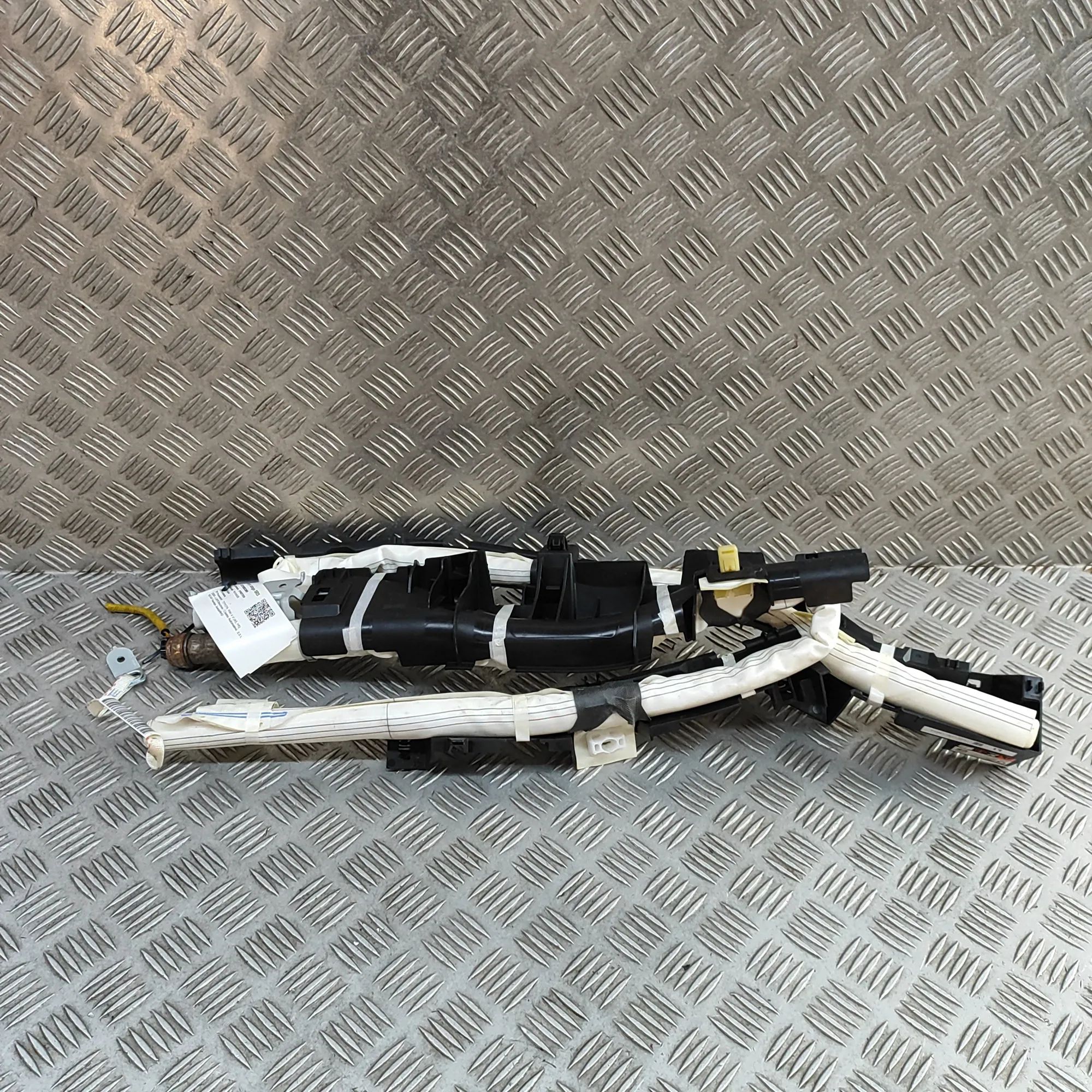 Toyota RAV4 (XA40) Left Side Roof Safety Curtain SRS Left Side Roof Safety Curtain SRS — TOYOTA RAV ...
