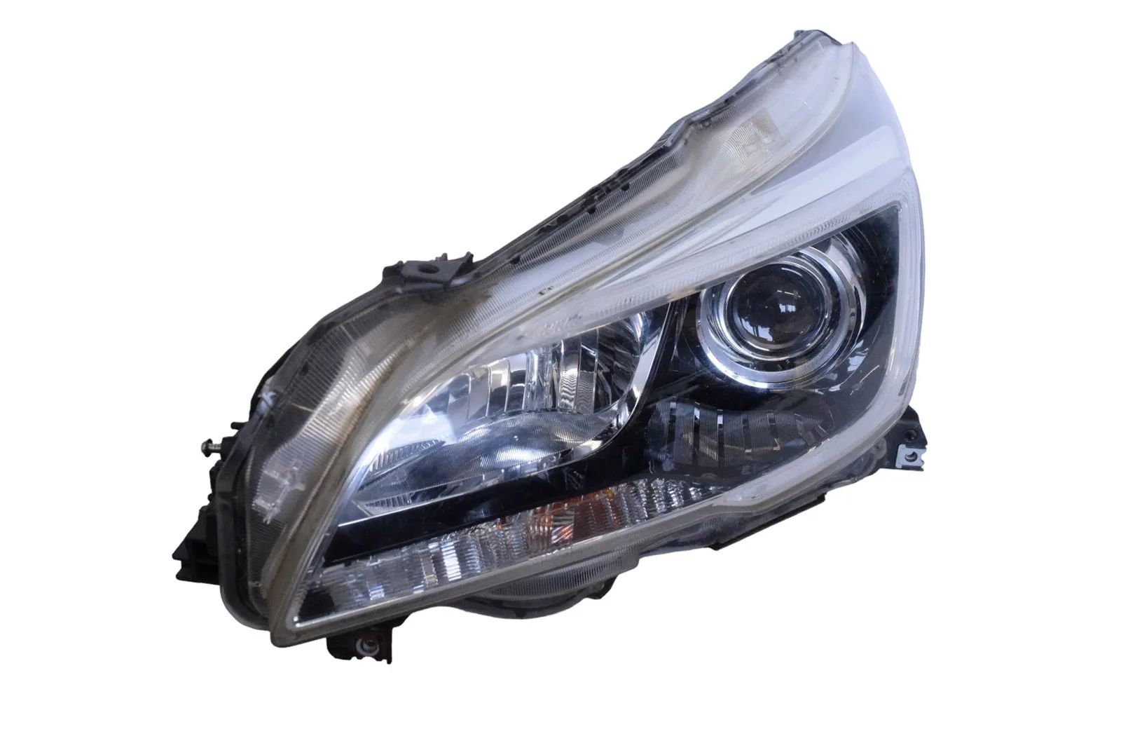 Subaru Outback Front Left Headlight Front Left Headlight — SUBARU OUTBACK (BS) (201...