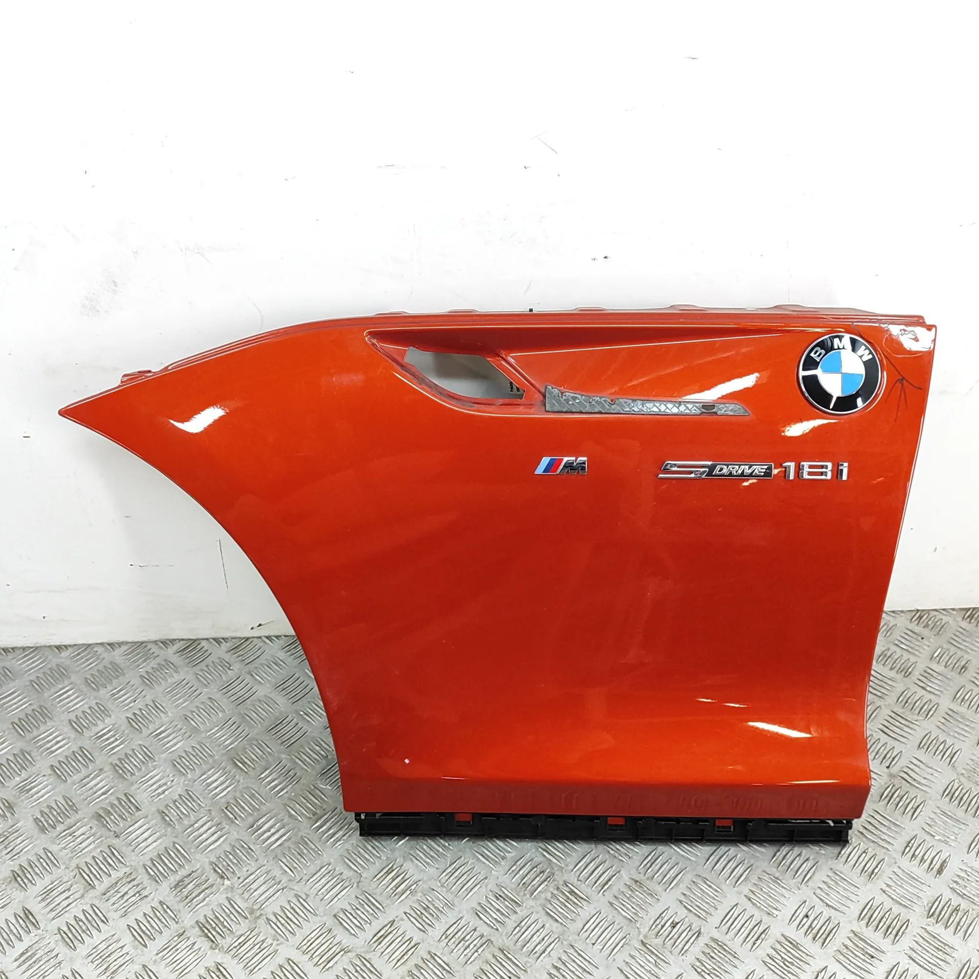 BMW Z4 (E89) Front Left Fender Front Left Fender — BMW Z4 (Roadster E89) (2009...