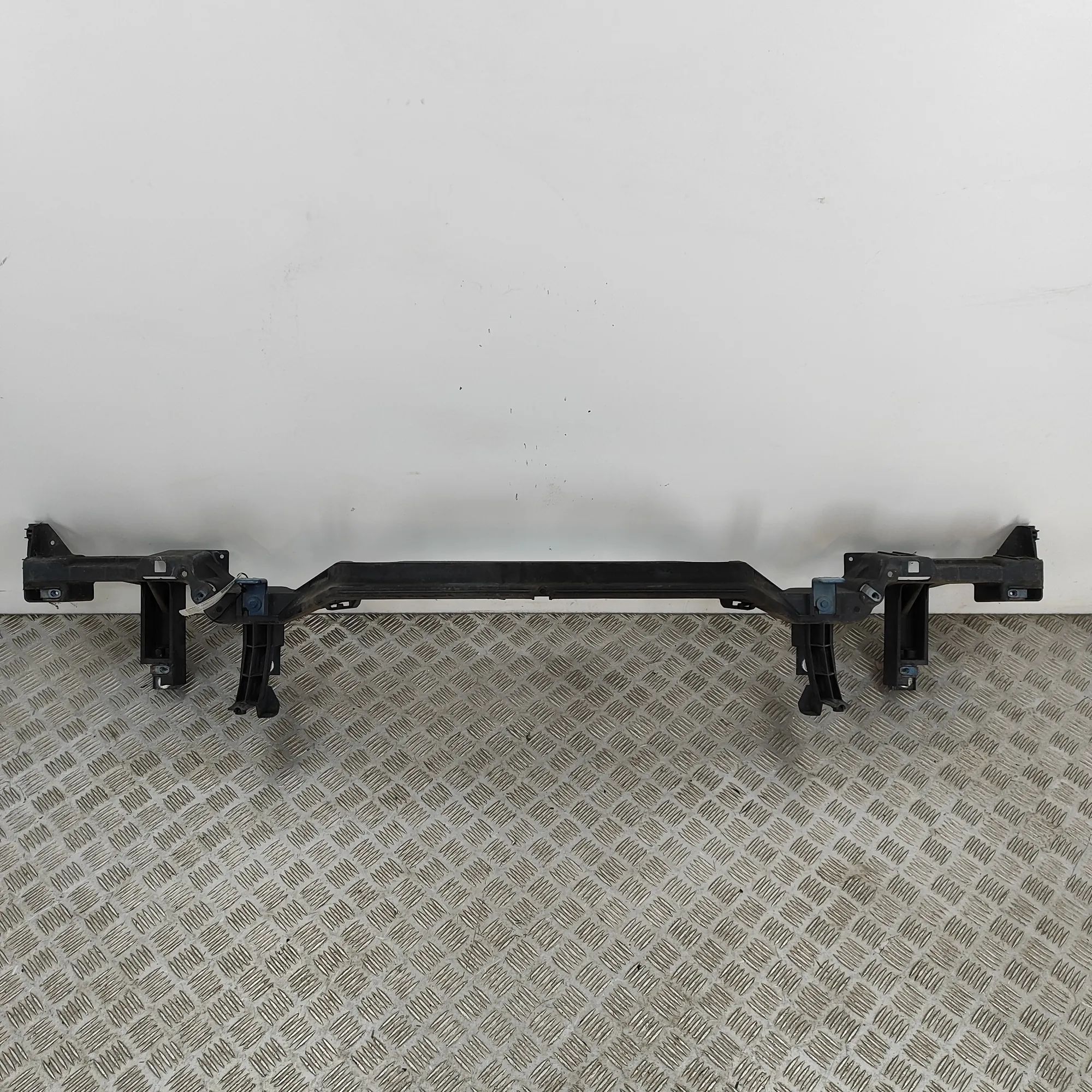 Jaguar XJ Radiator Holder Radiator Holder — JAGUAR XJ (X350) (2003-2009) ...