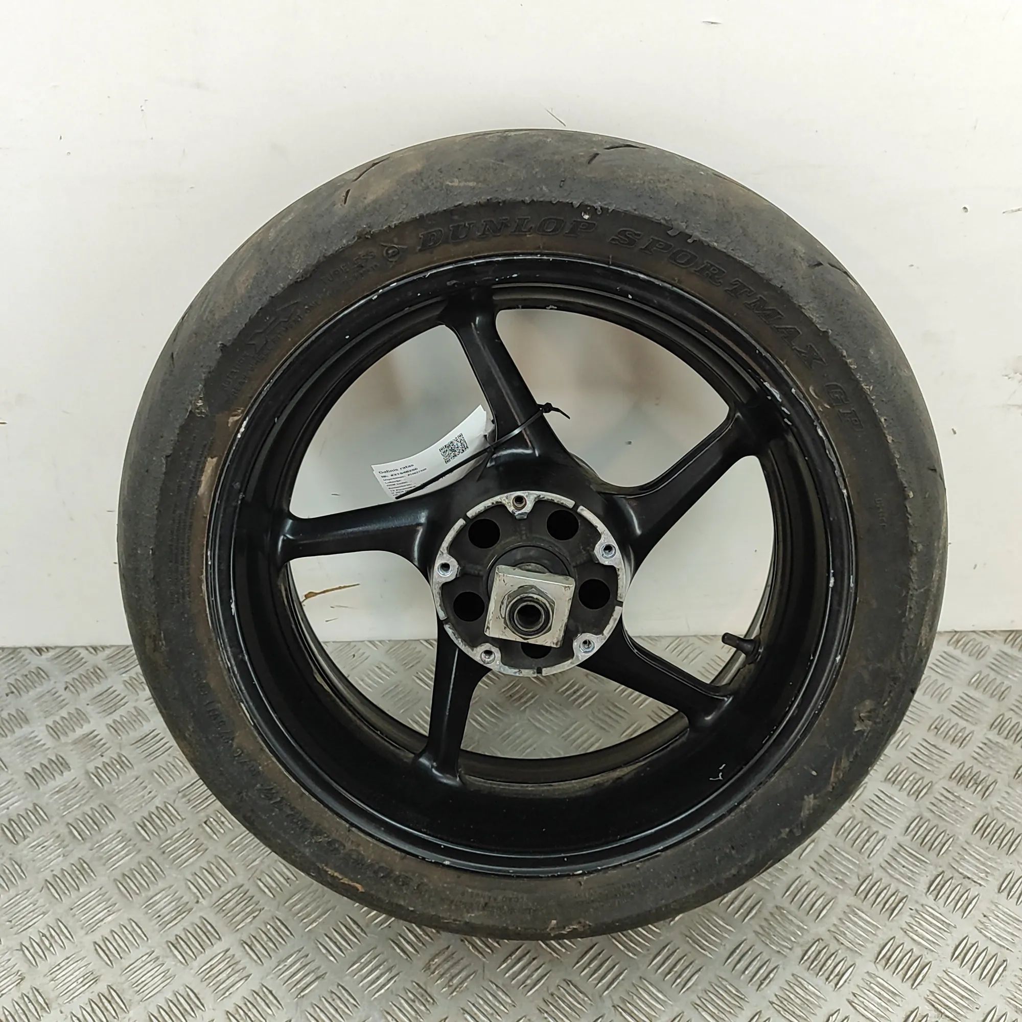 Rear wheel alloy rim Brand/Model: YAMAHA YZF-R
Year: 2004
Engine: 1....