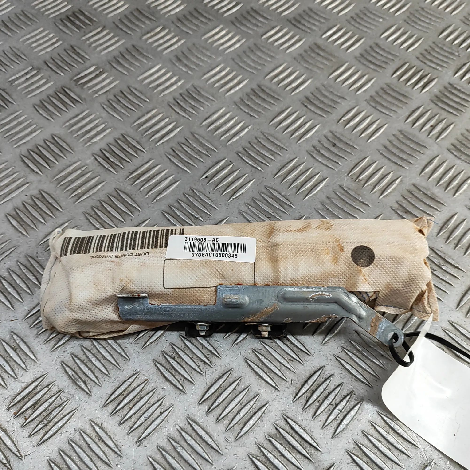 Audi Q3 (F3) Seat airbag (SRS) — front left Seat airbag (SRS) — front left — AUDI Q3 (Sport...