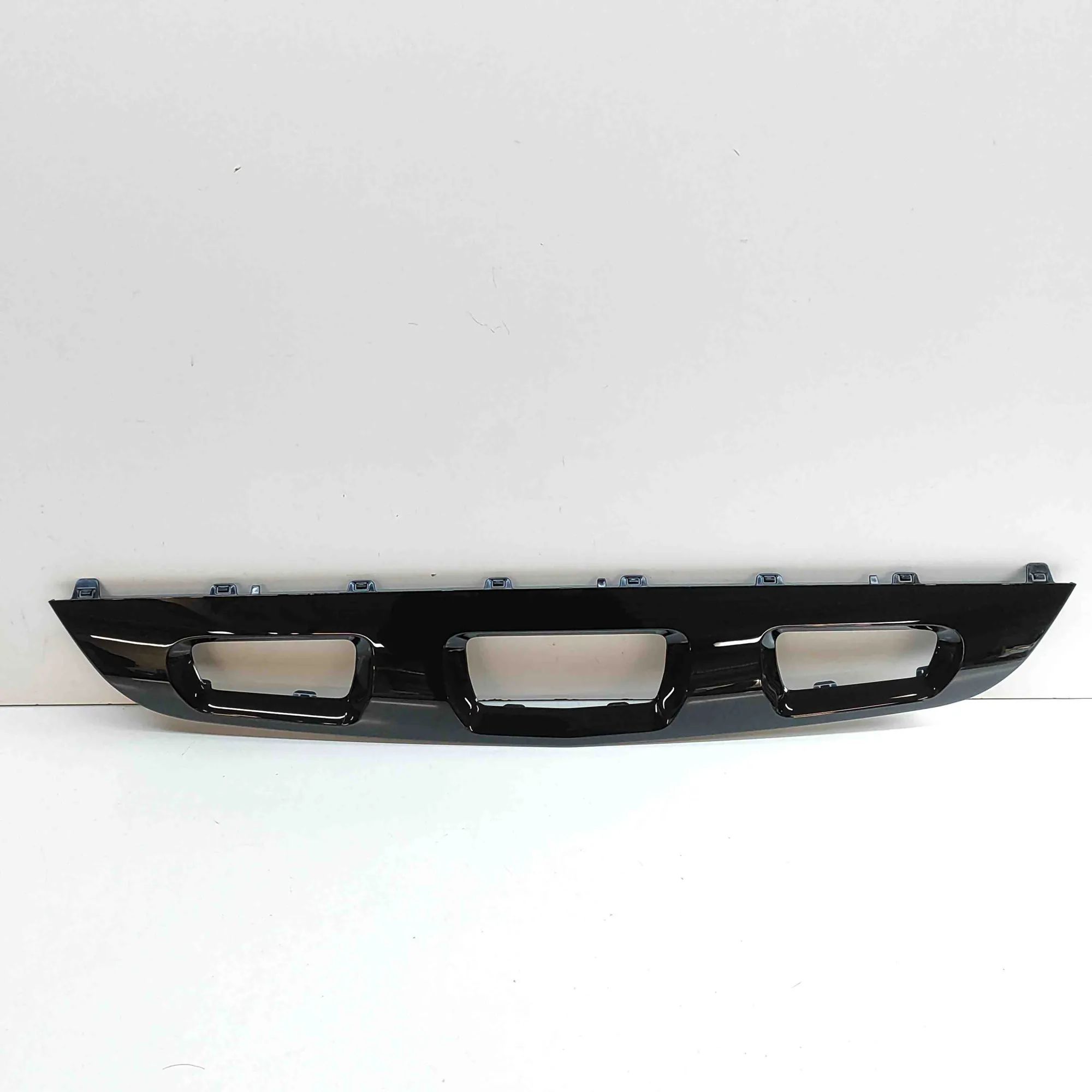 Mercedes-Benz GLC (X253) Front Bumper Center Moulding Front Bumper Center Moulding — MERCEDES BENZ GL...