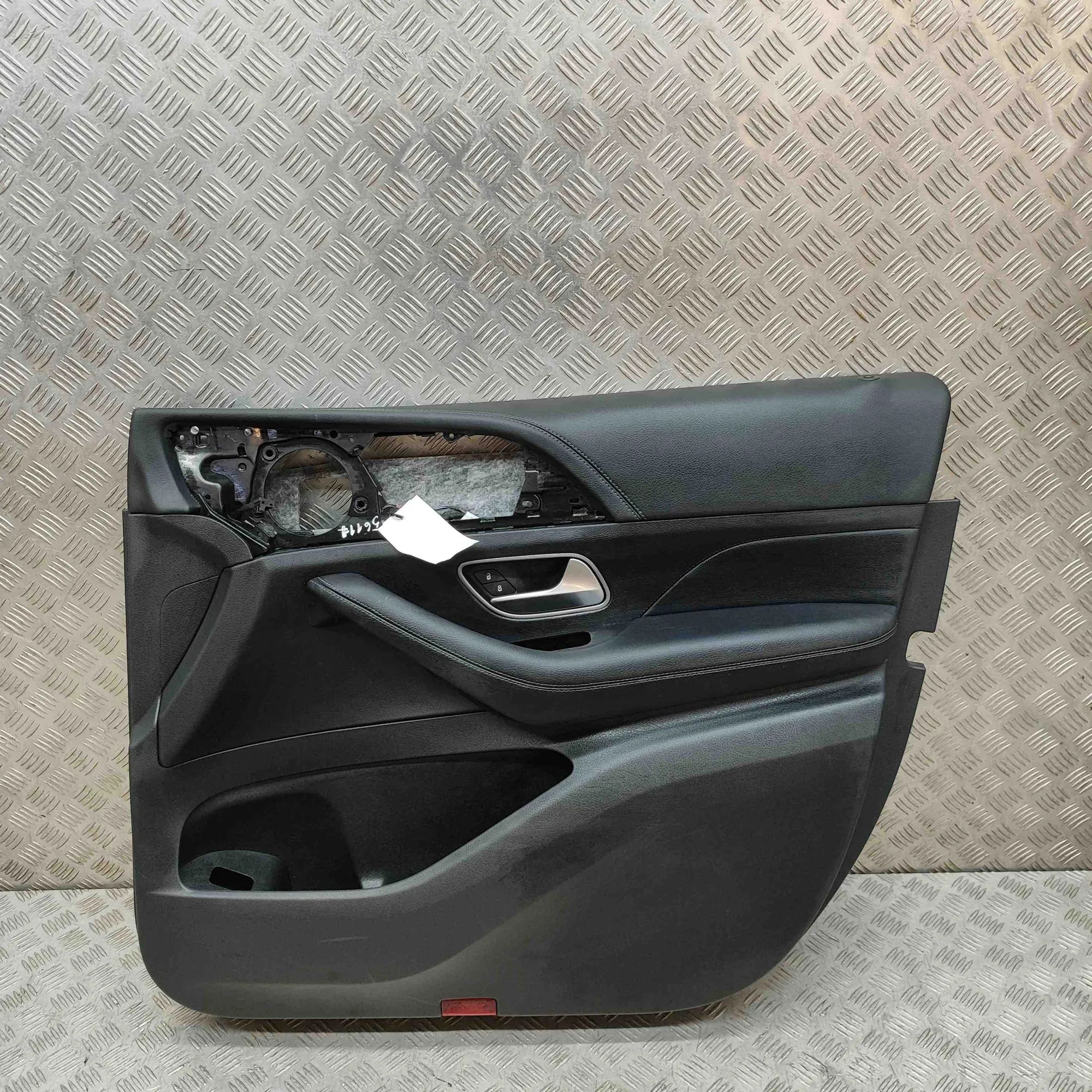 Mercedes-Benz GLE (W167) Front Right Door Panel Front Right Door Panel — MERCEDES BENZ GLE (W16...