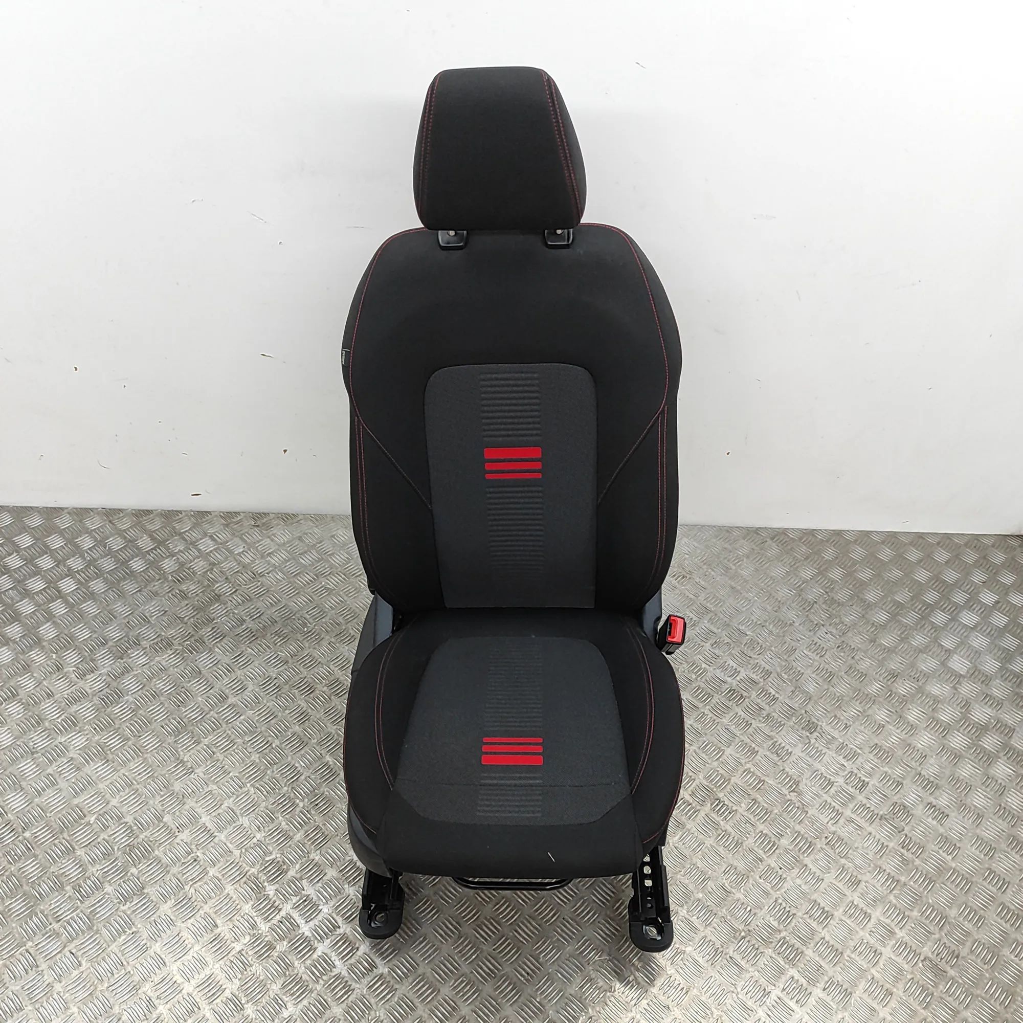 Ford Fiesta Front Right Seat Front right seat — FORD FIESTA (VII) (2017-...)...