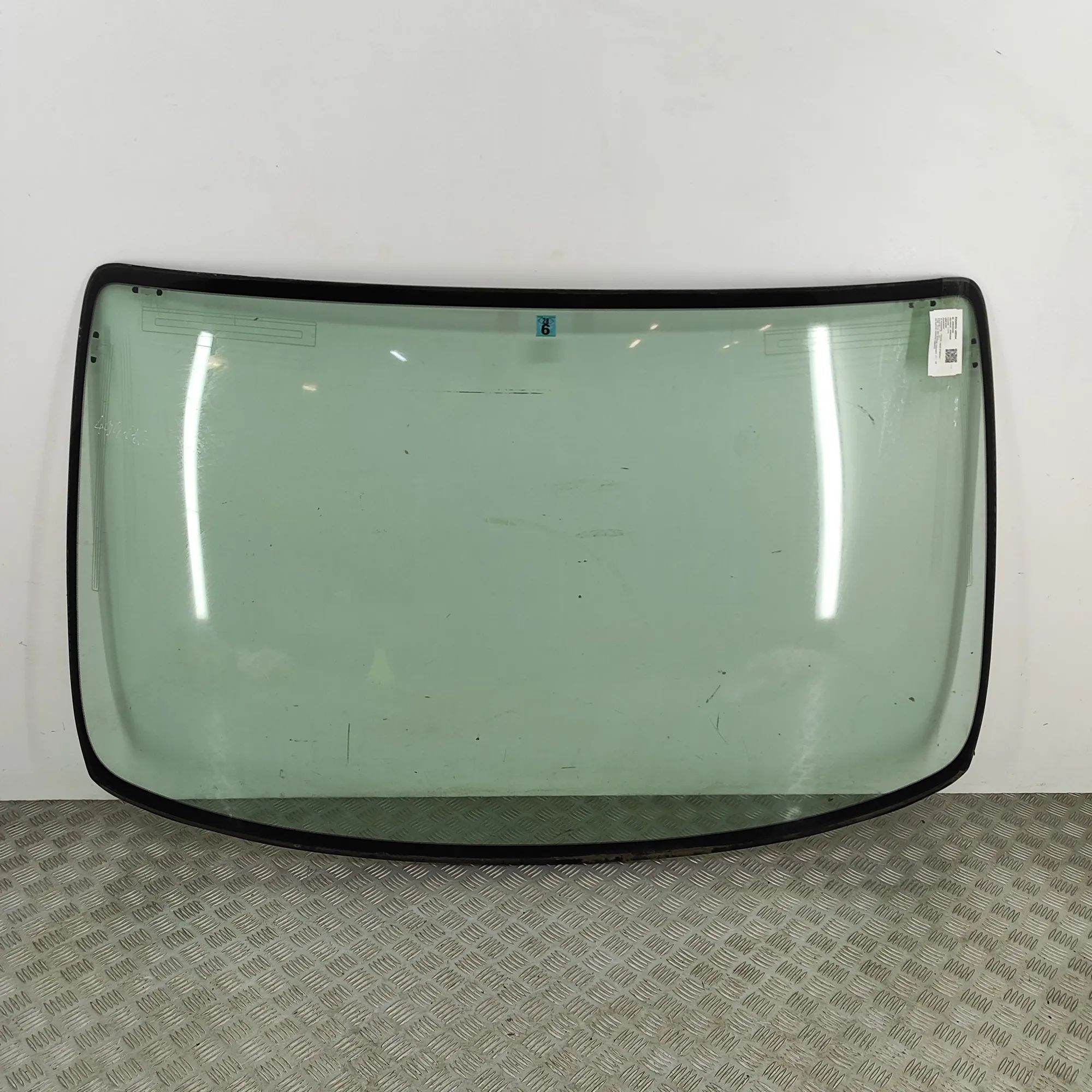 Toyota Hiace (H100) Front Windshield Front Windshield — TOYOTA HIACE (IV Minibus / p...