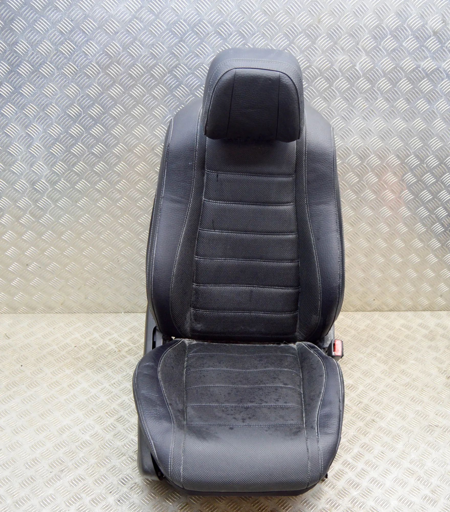 Mercedes-Benz GLS (X167) Front Right Seat Front right seat — MERCEDES BENZ GLS (X167) (20...