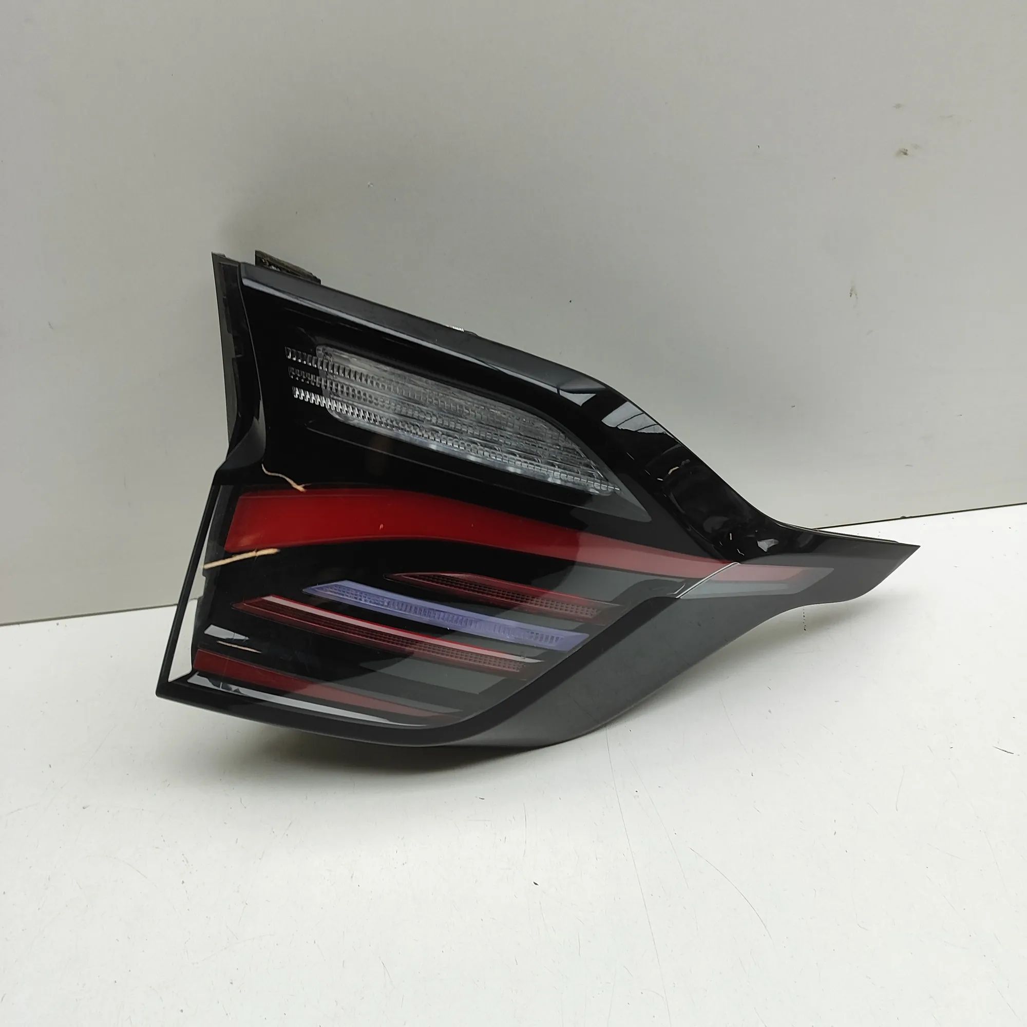 Kia Sportage Rear Left Tail Light Rear Left Tail Light — KIA SPORTAGE (V NQ5) (20...