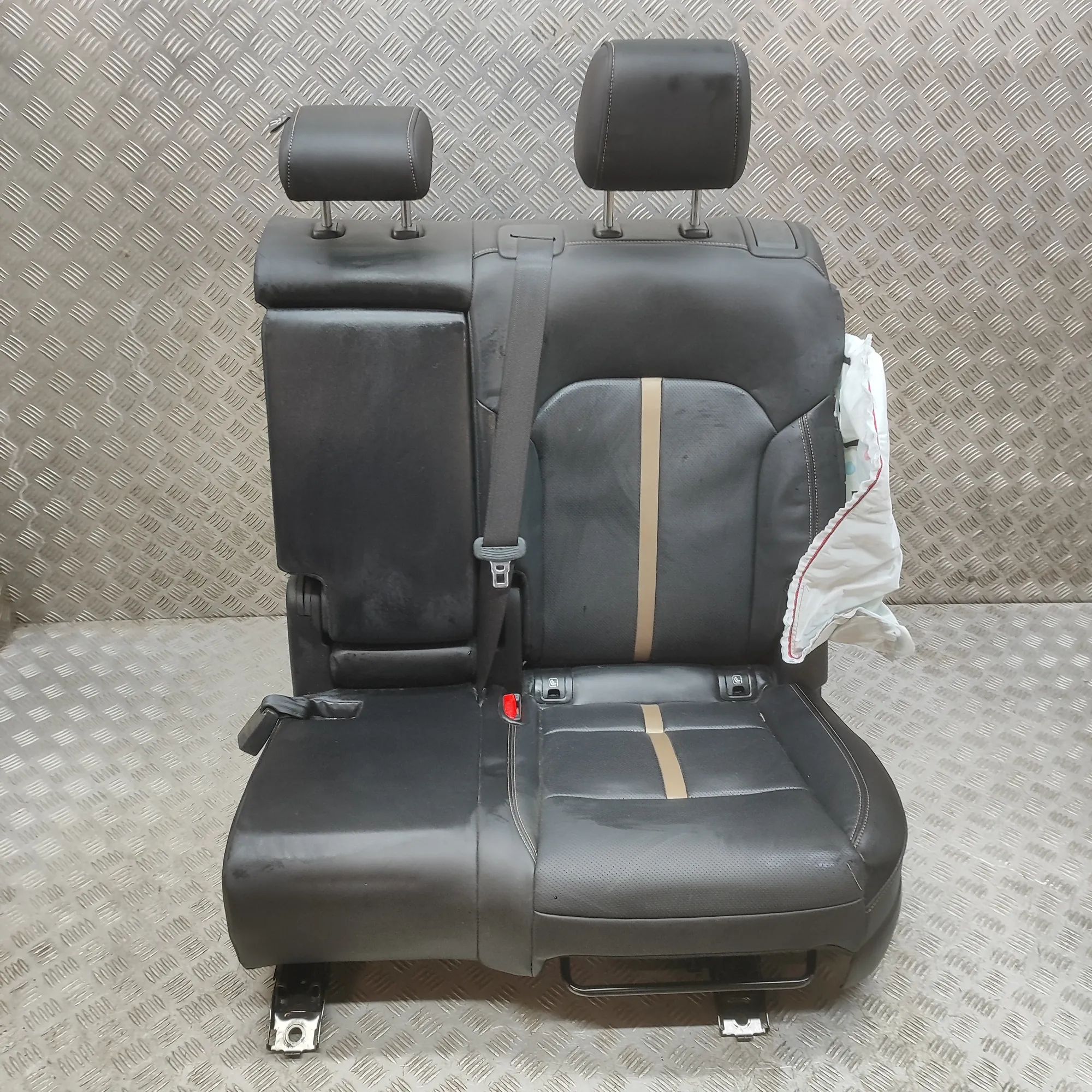 Mazda CX-80 Заднее сиденье Rear seat — MAZDA CX-80 (KL) (2024-...) — KHAK-...