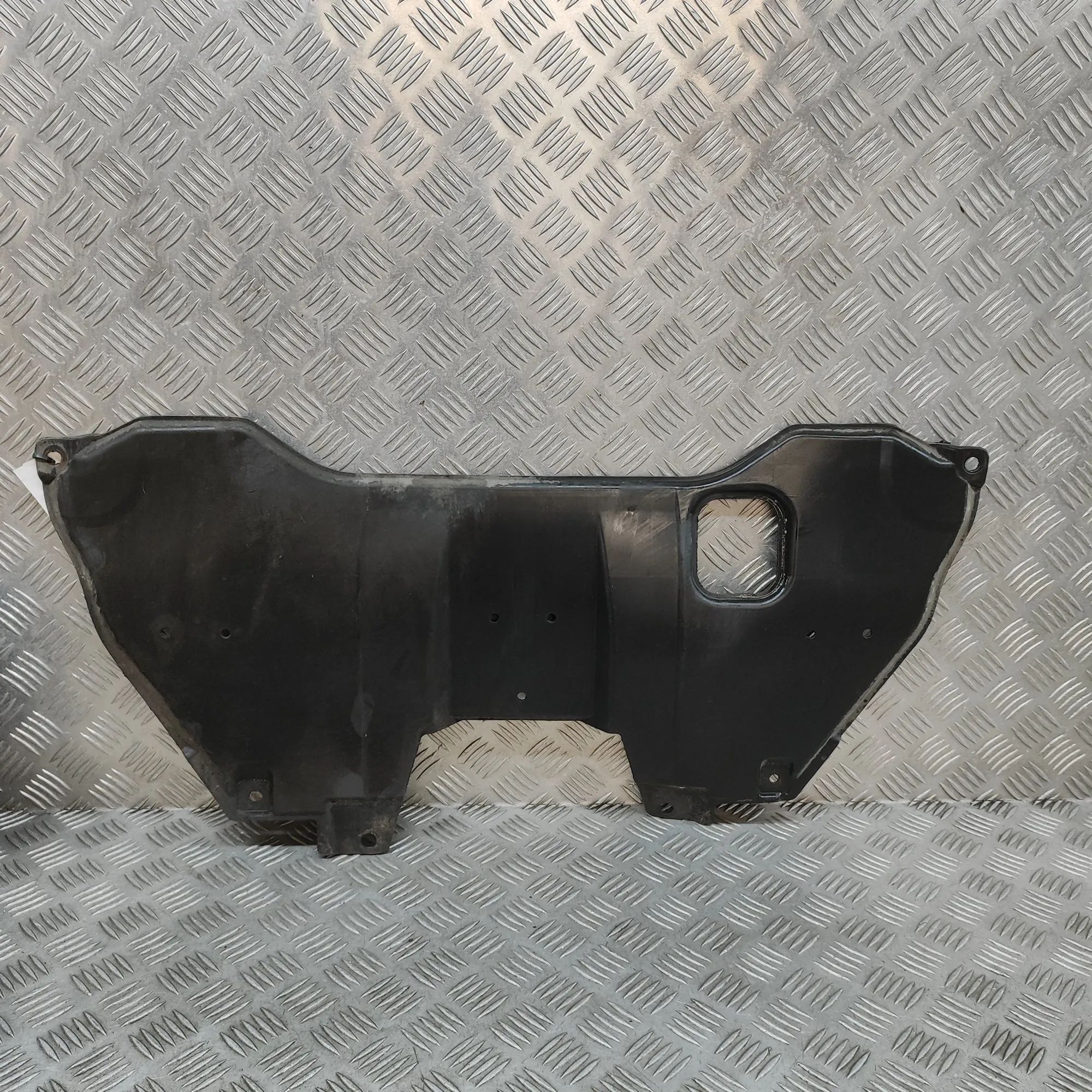Infiniti FX (S50) Engine cover Engine cover — INFINITI FX (2002-2008) — 75881-...