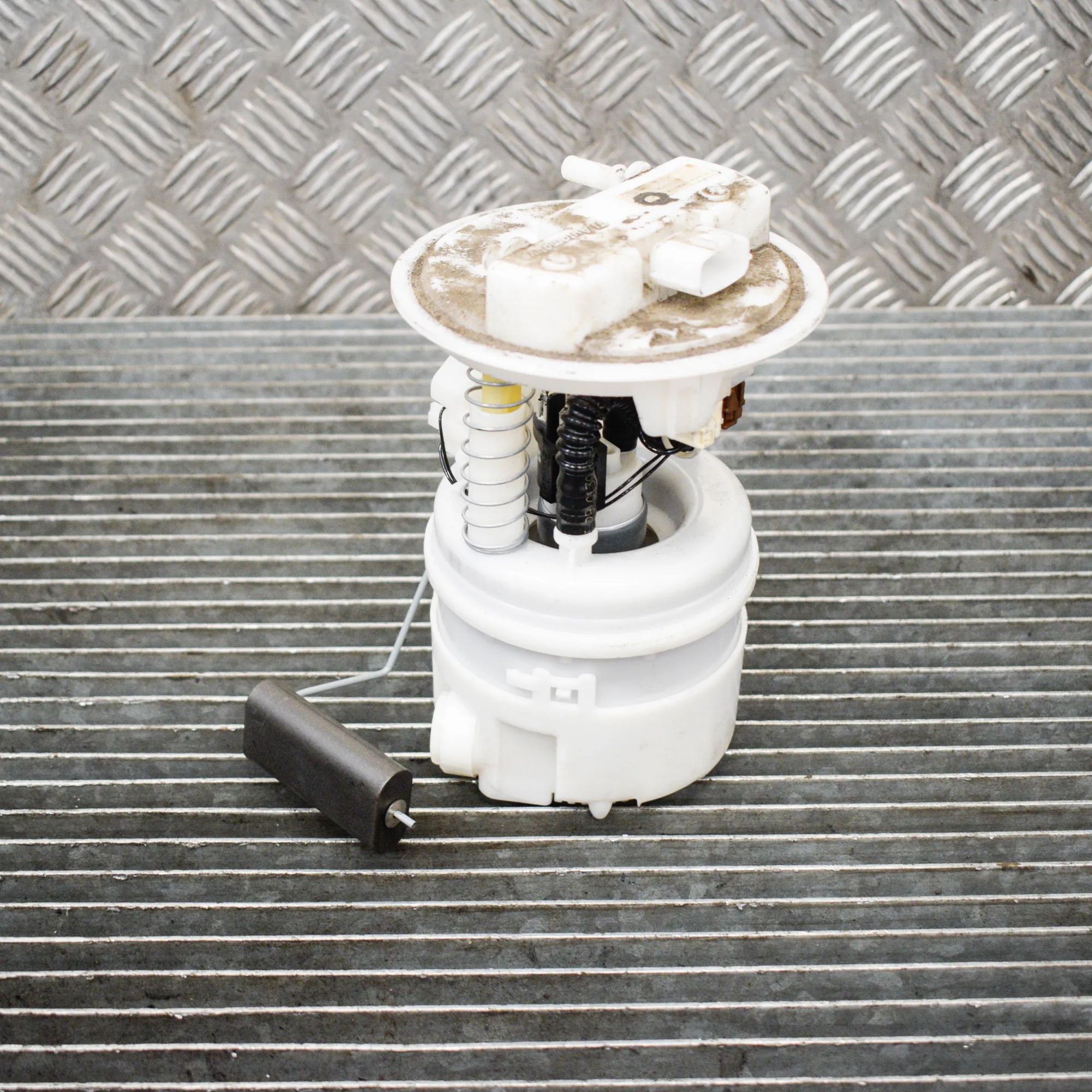 Dacia Sandero Fuel Tank Pump Fuel Tank Pump — DACIA SANDERO II (2012-PRESENT...