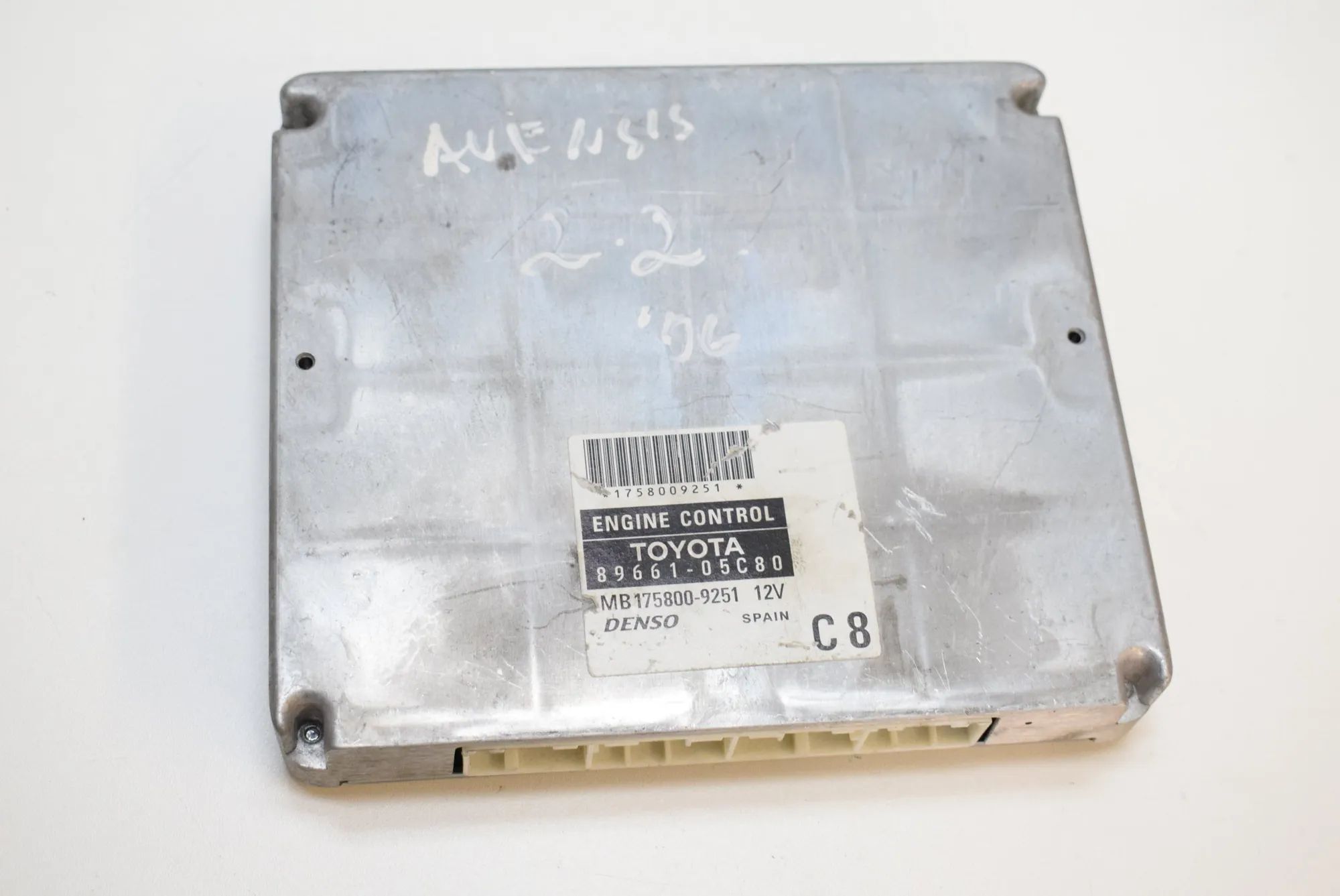 Toyota Avensis (T25) Engine Control Unit Engine Control Unit — TOYOTA AVENSIS _T25_ (200...