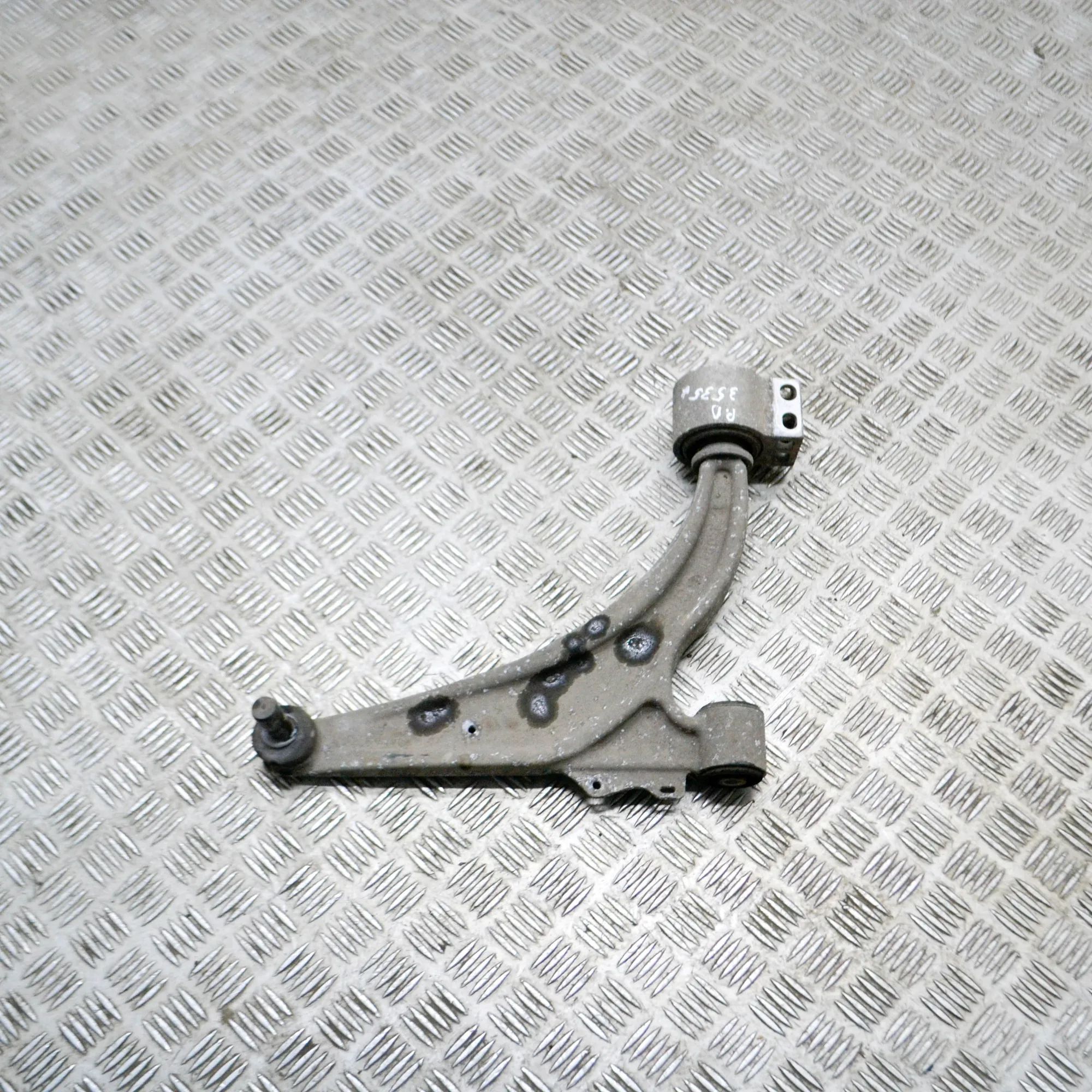 Chevrolet Cruze Front Right Lower Control Arm Front Right Lower Control Arm — CHEVROLET CRUZE...