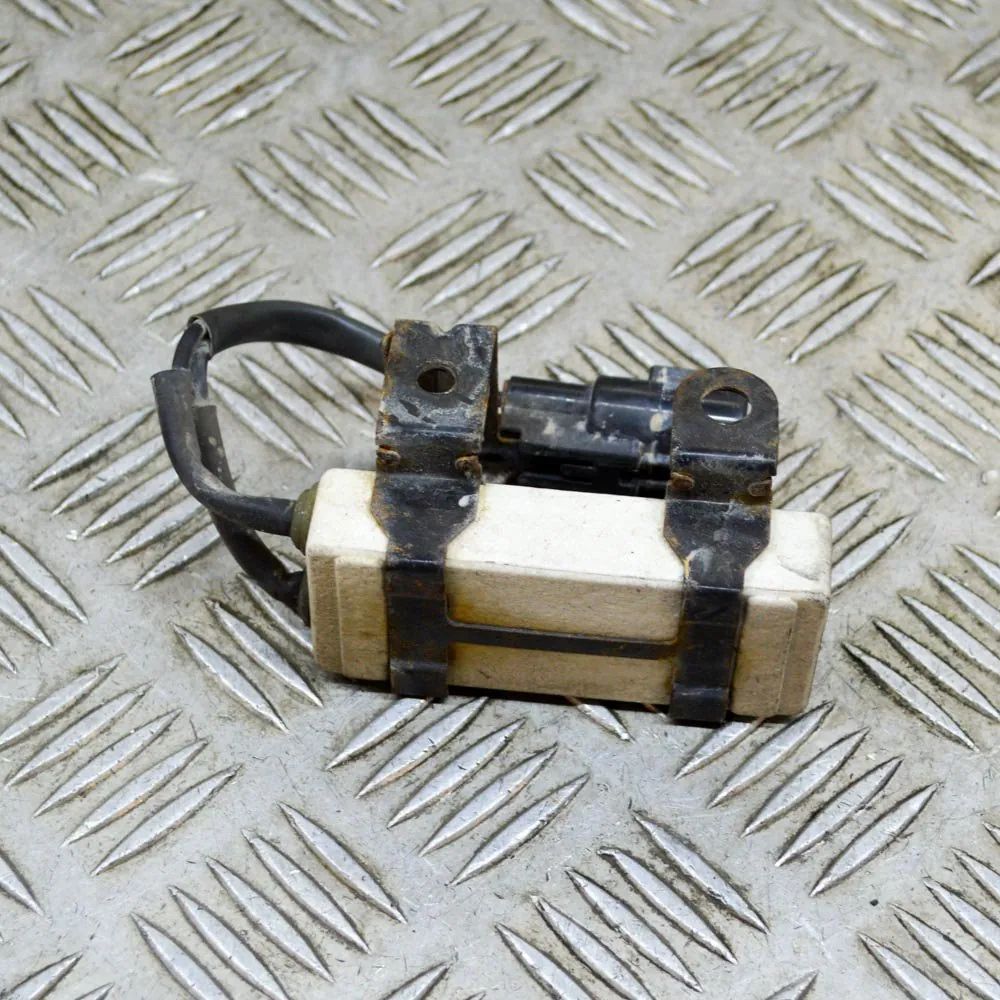 Toyota Yaris Coolant fan relay Coolant fan relay — TOYOTA YARIS _P1_ (1999-200...