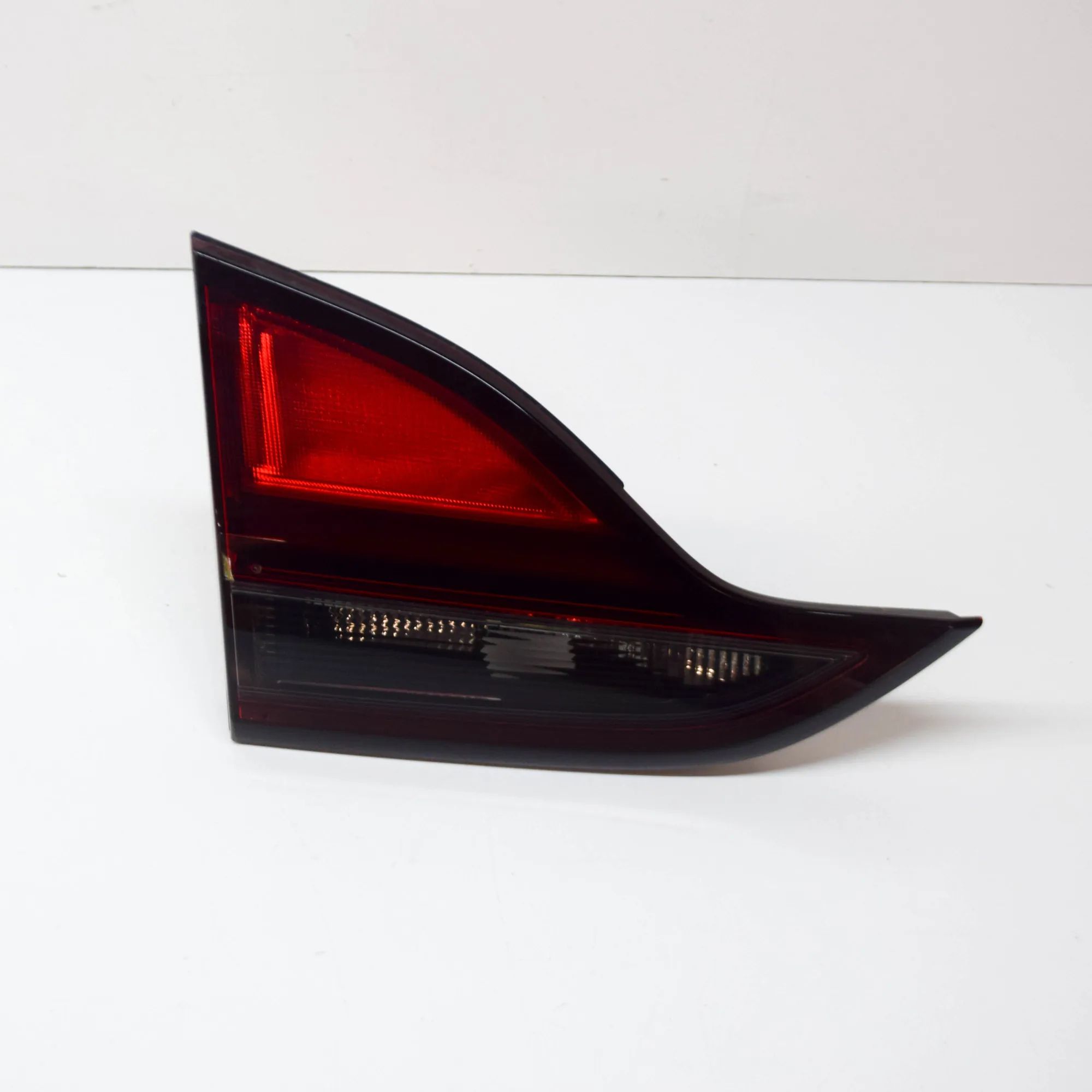 Opel Zafira (B) Left Side Tailgate Tail Light Left Side Tailgate Tail Light — OPEL ZAFIRA TOU...