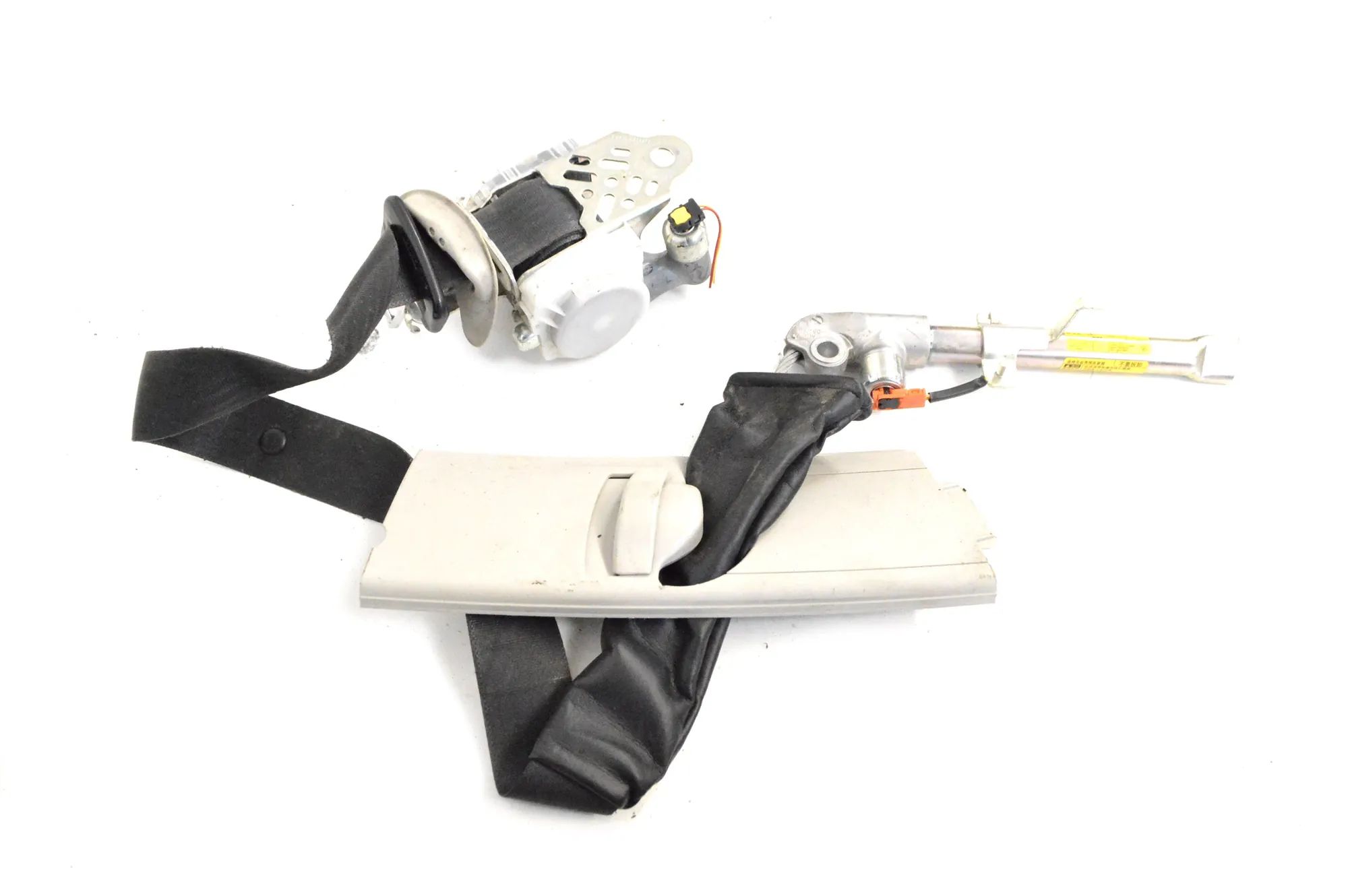 Subaru Outback Front Right Seatbelt Front Right Seatbelt — SUBARU OUTBACK BR (2009-...