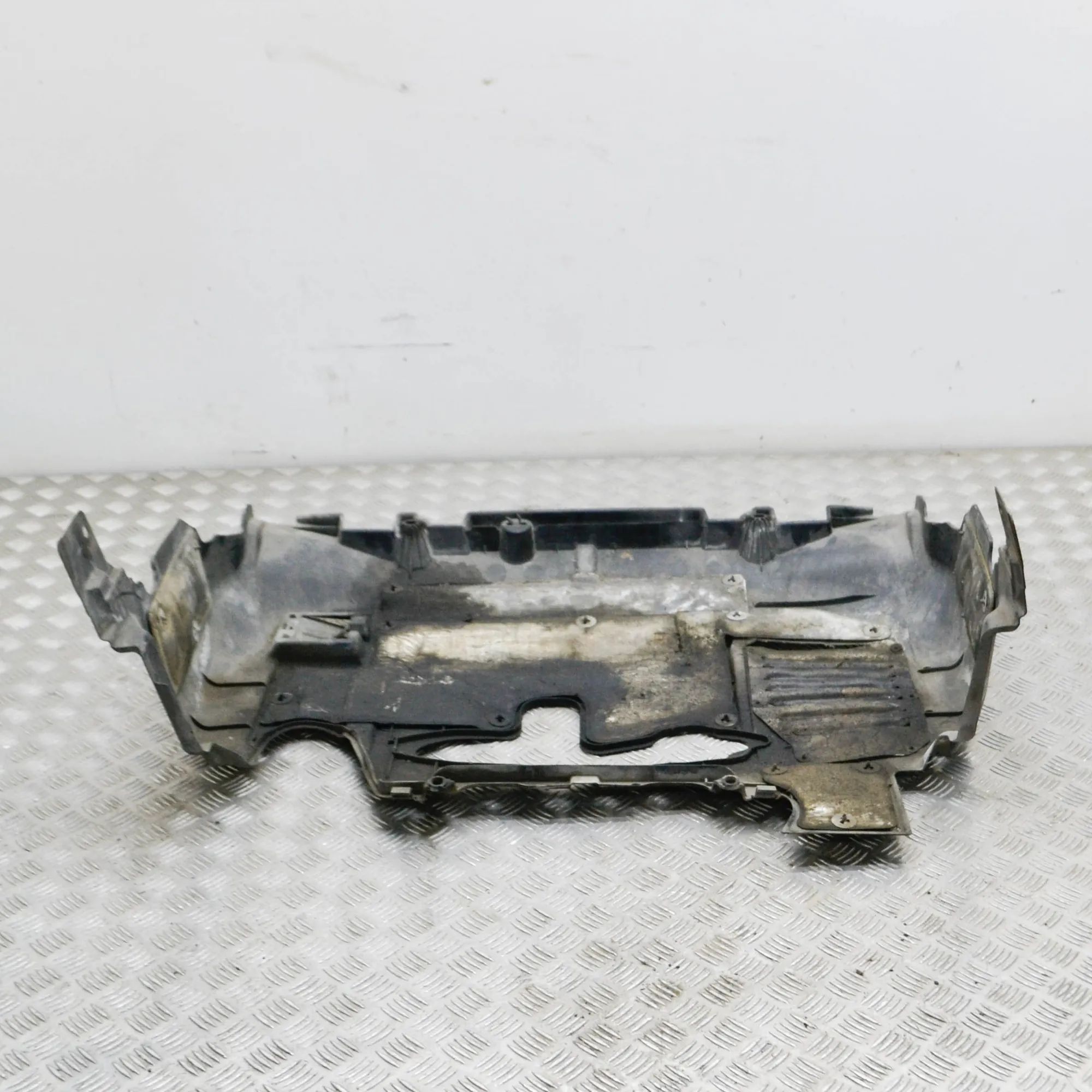 Subaru Forester Крышка двигателя (пластик) Engine cover — SUBARU FORESTER SH_ (2008-PRESEN...