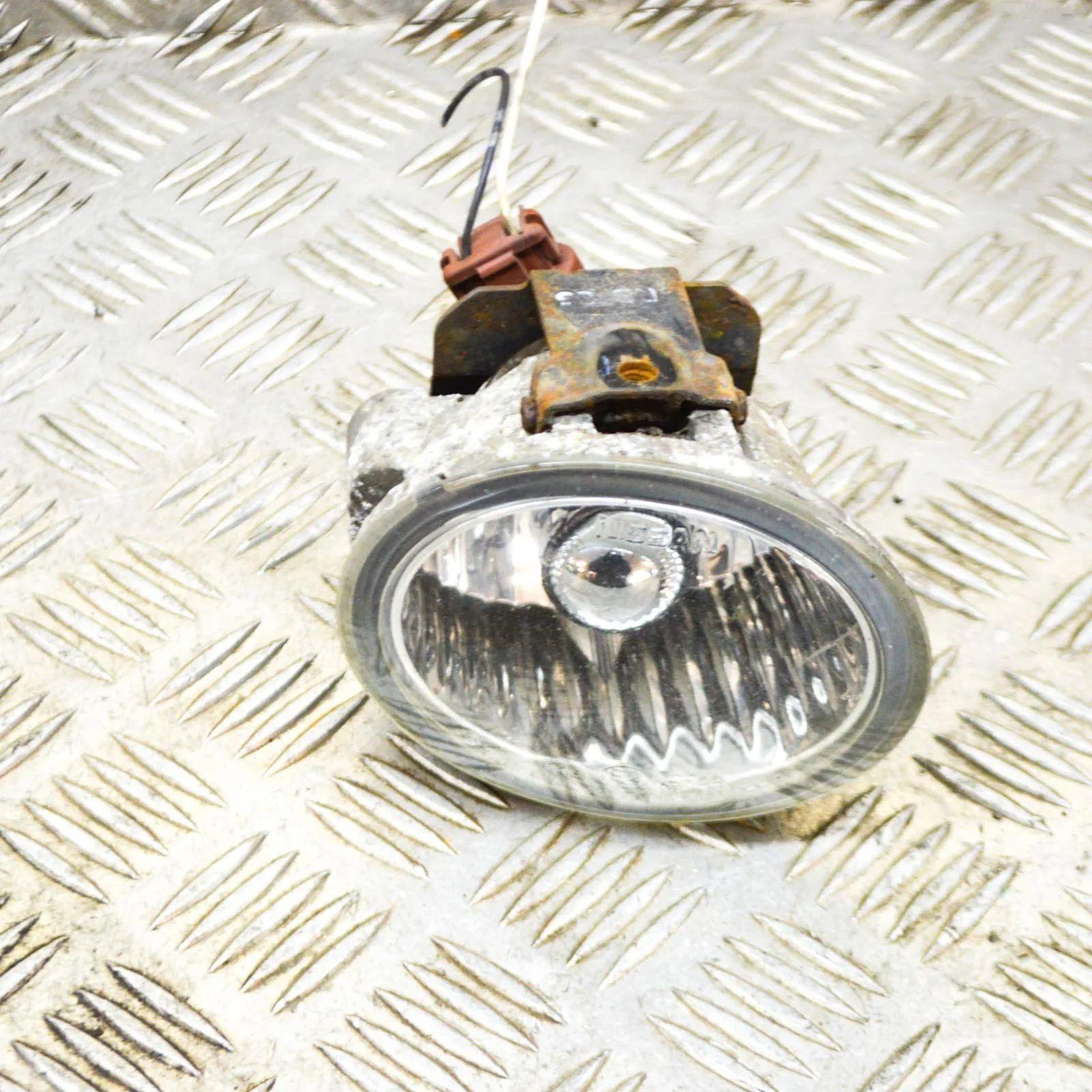 Infiniti FX (S50) Front Right Fog Light Front Right Fog Light — INFINITI FX (2002-2008)...