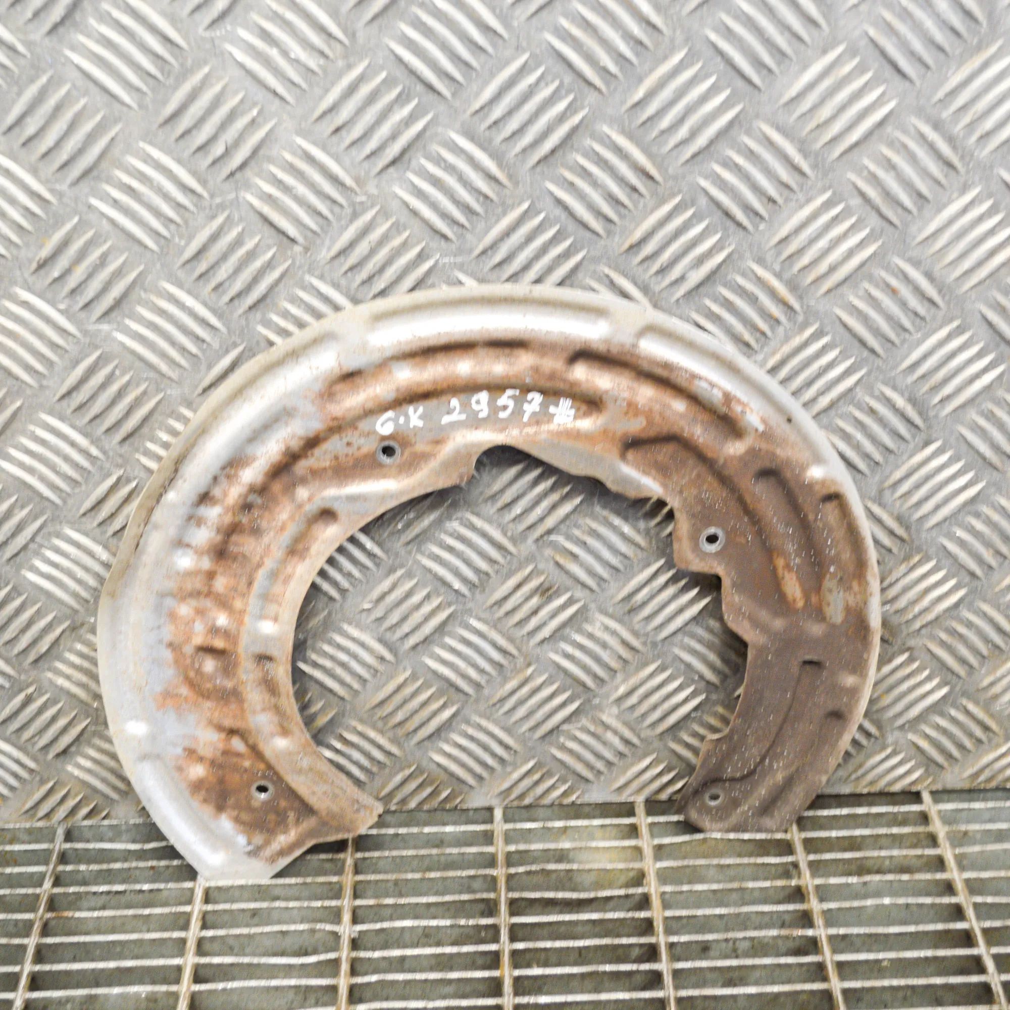 Porsche 911 (991) Brake disc shield — left rear Brake disc shield — left rear — PORSCHE 911 992...