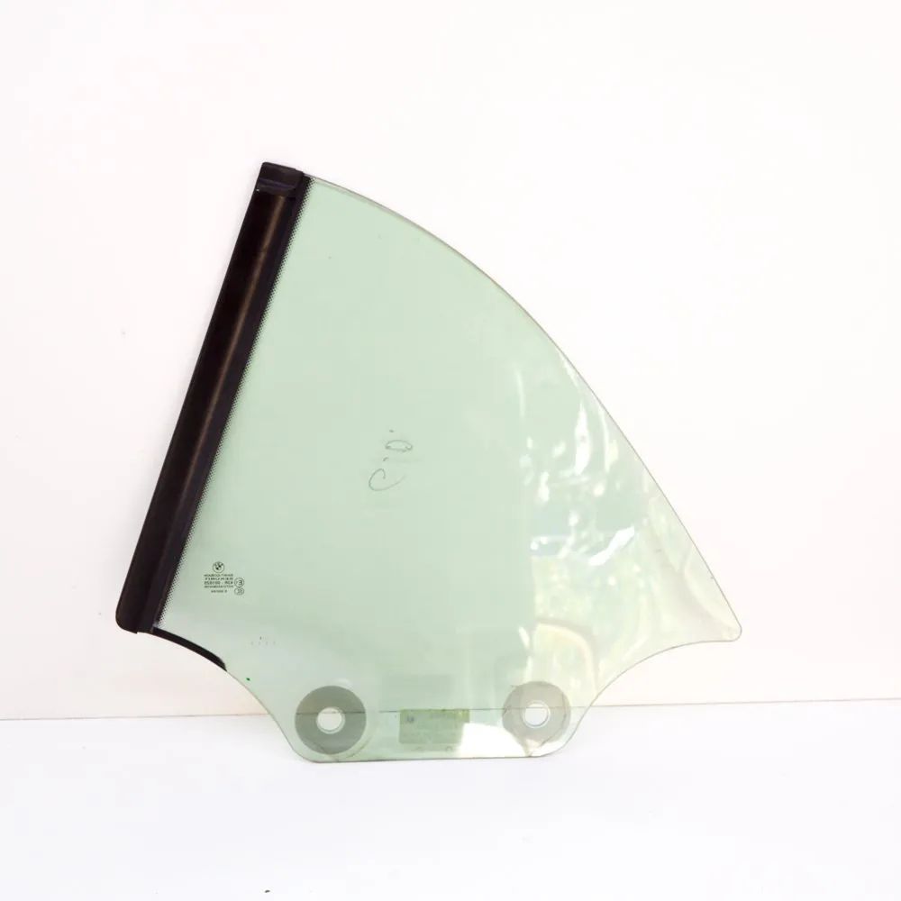 BMW 2 (F22 / F23) Rear Right Quarter Window Rear Right Quarter Window — BMW 2 Cabrio F23 (2...