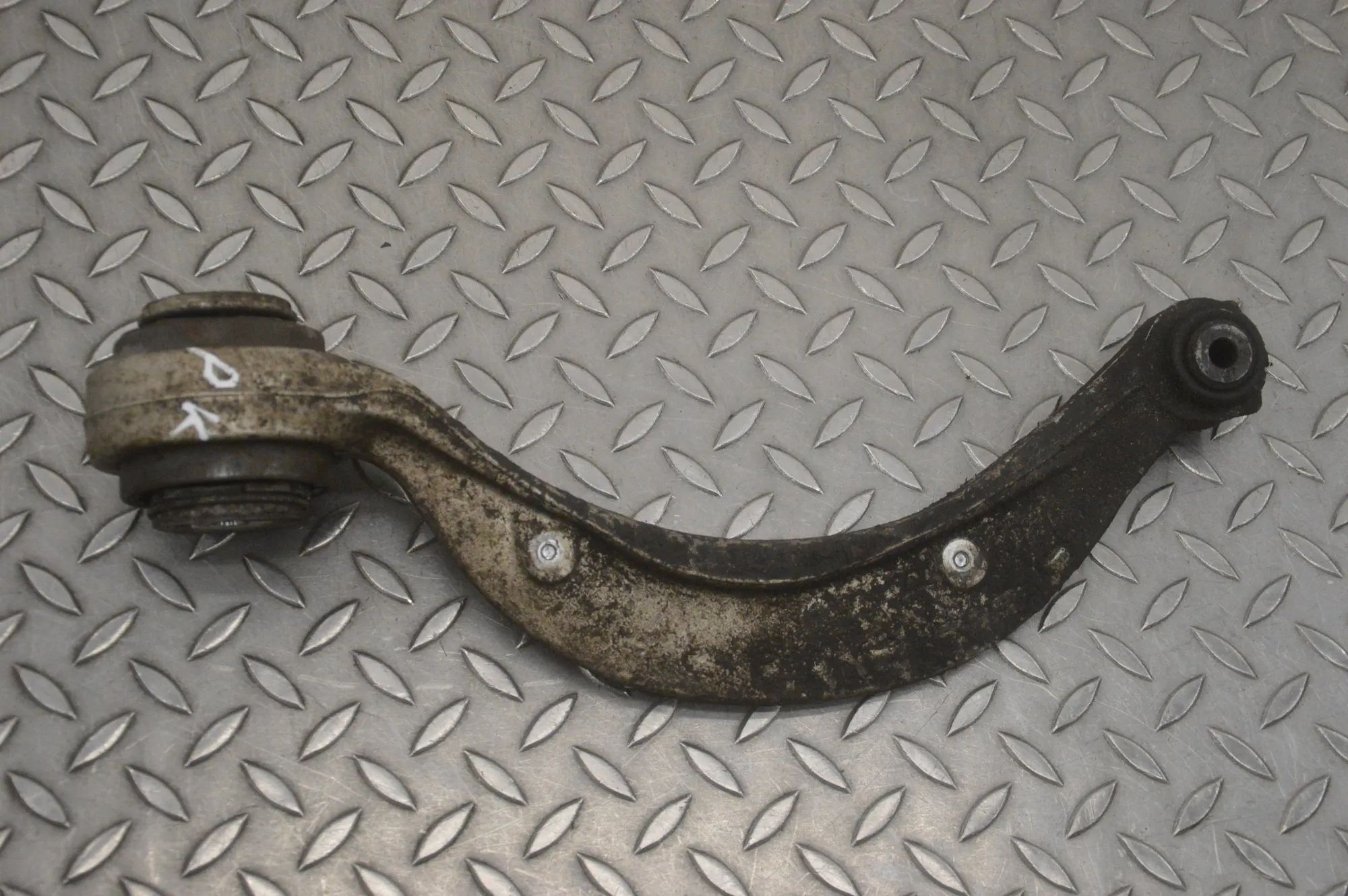 Jaguar XF Front Left Curved Control Arm Front Left Curved Control Arm — JAGUAR XF X260 ...