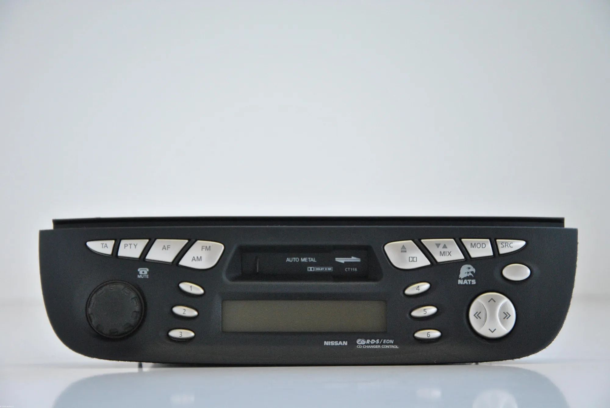 Nissan Almera Tino (V10) Radio/CD head unit Radio/CD head unit — NISSAN ALMERA TINO V10 (19...
