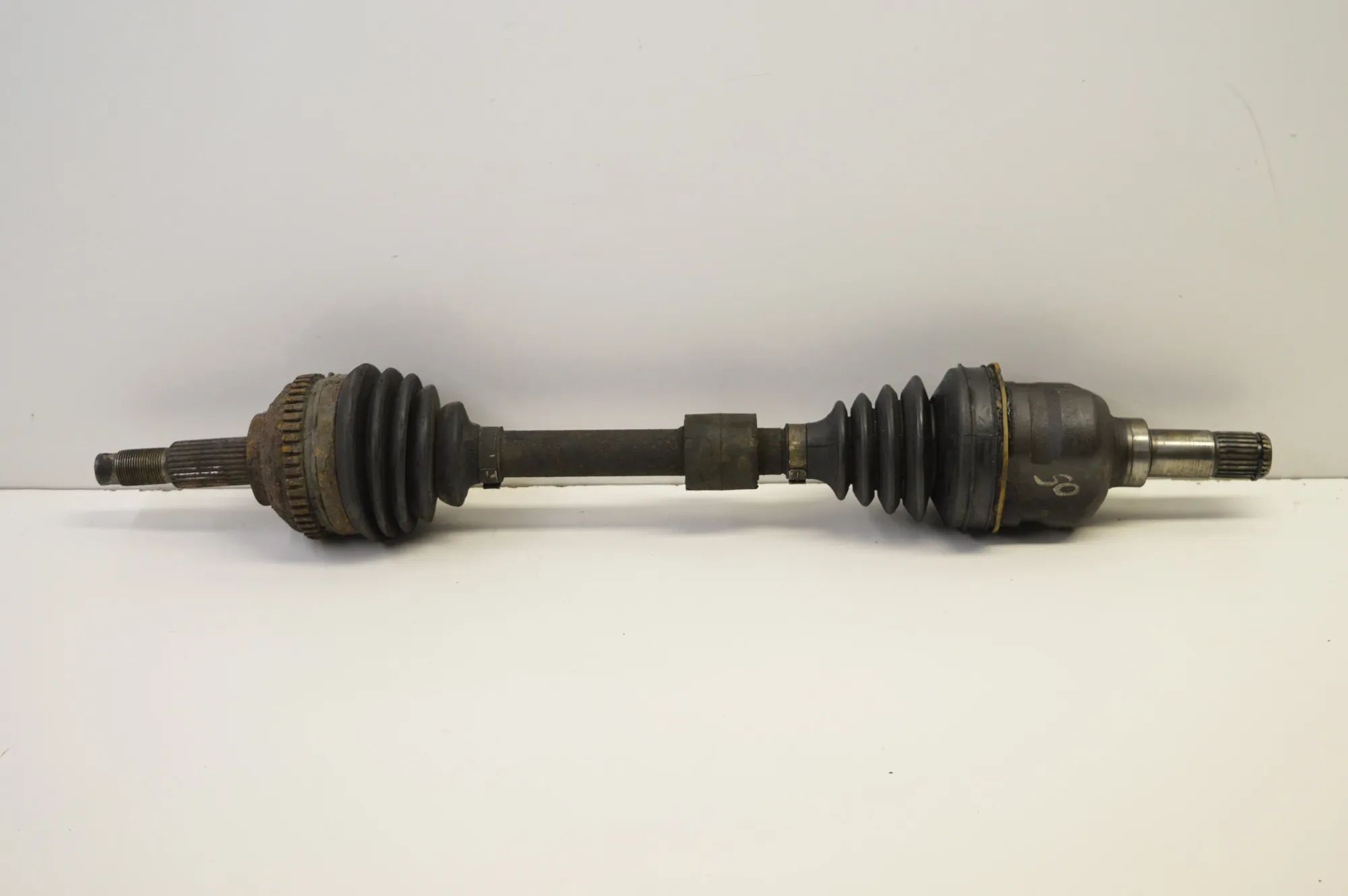 Chrysler Voyager / Town & Country Front Left Driveshaft Front Left Driveshaft — CHRYSLER VOYAGER IV RG,...