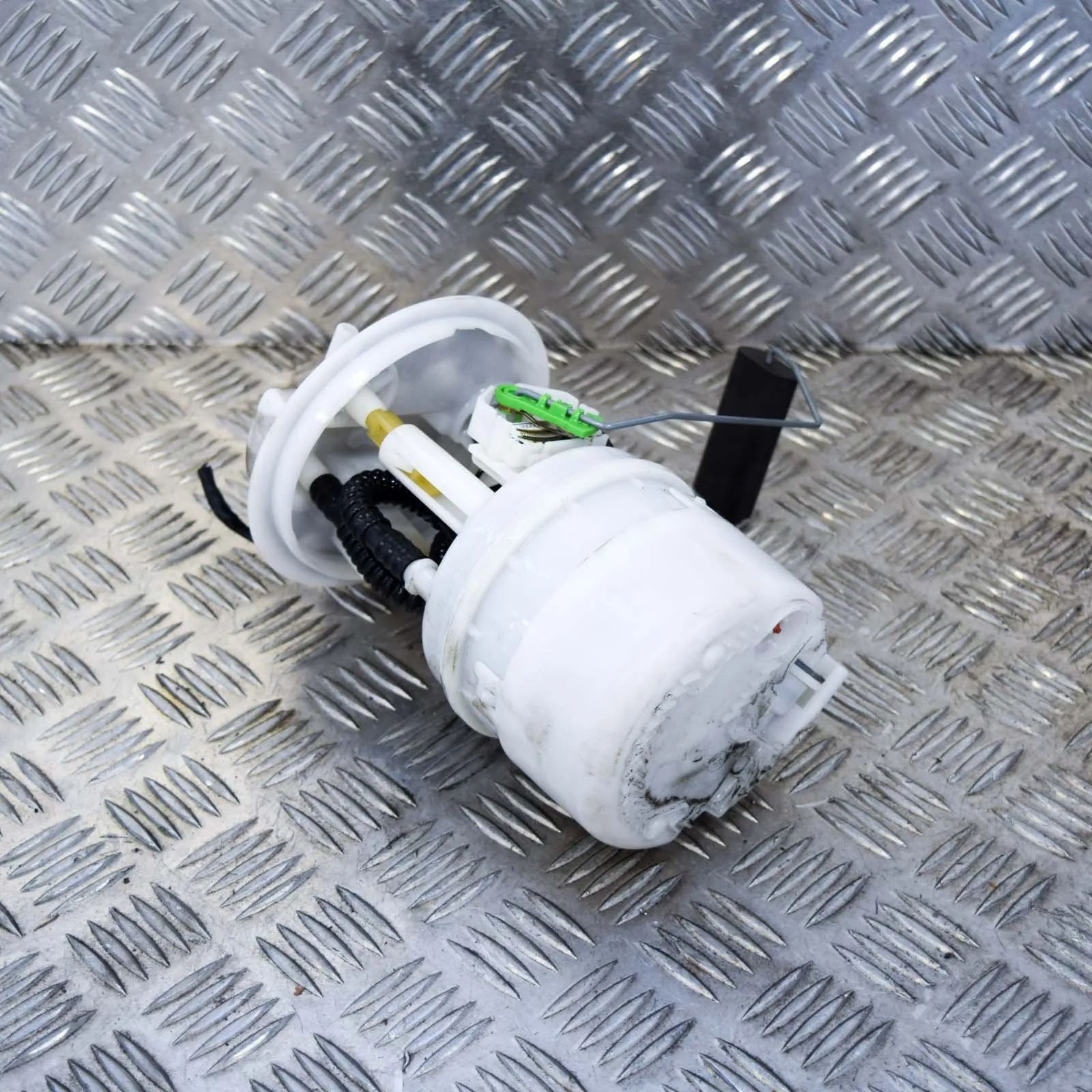 Dacia Sandero Fuel Tank Pump Fuel Tank Pump — DACIA SANDERO II (2012-PRESENT...