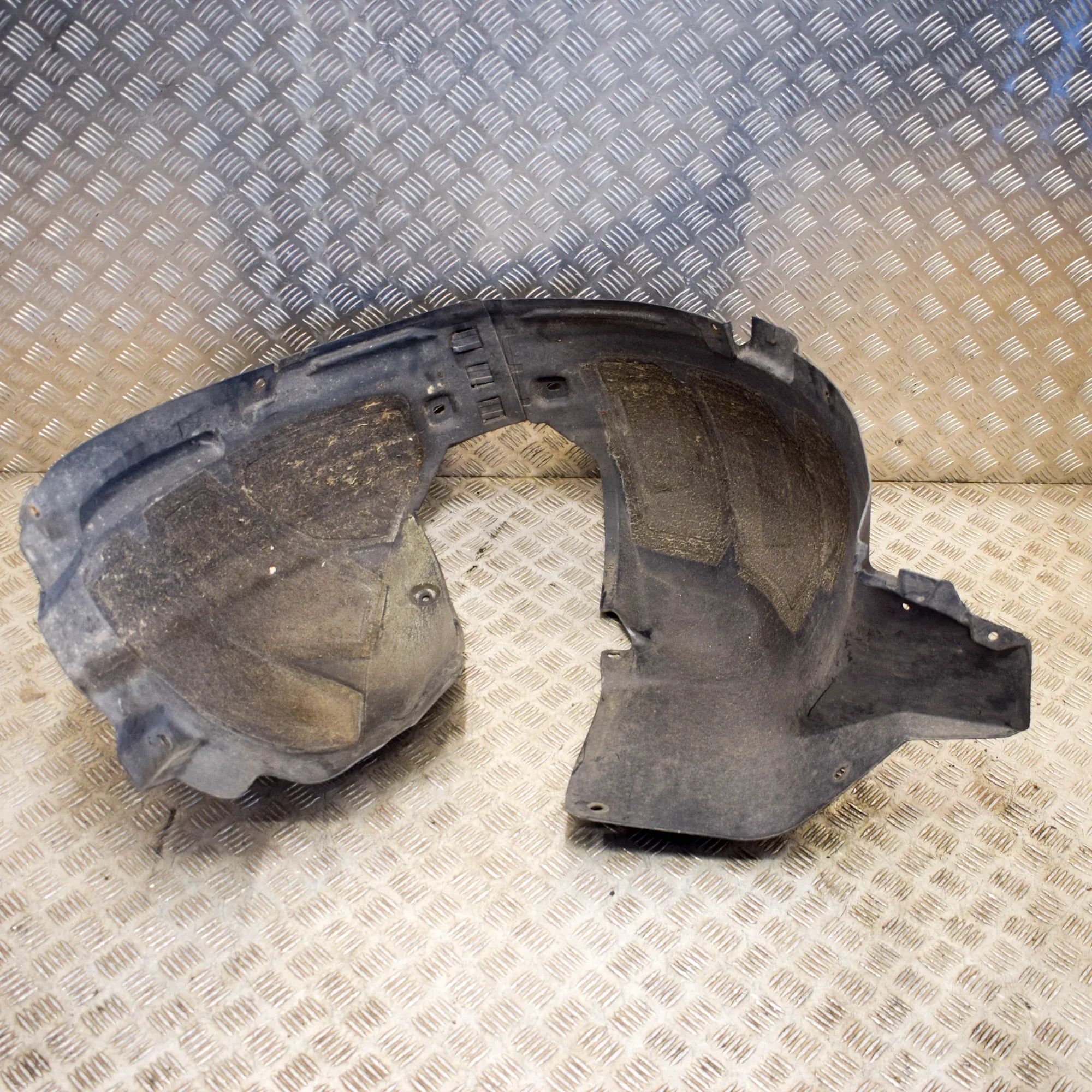 Opel Zafira (B) Front Right Arch Liner Front Right Arch Liner — OPEL ZAFIRA TOURER C P...