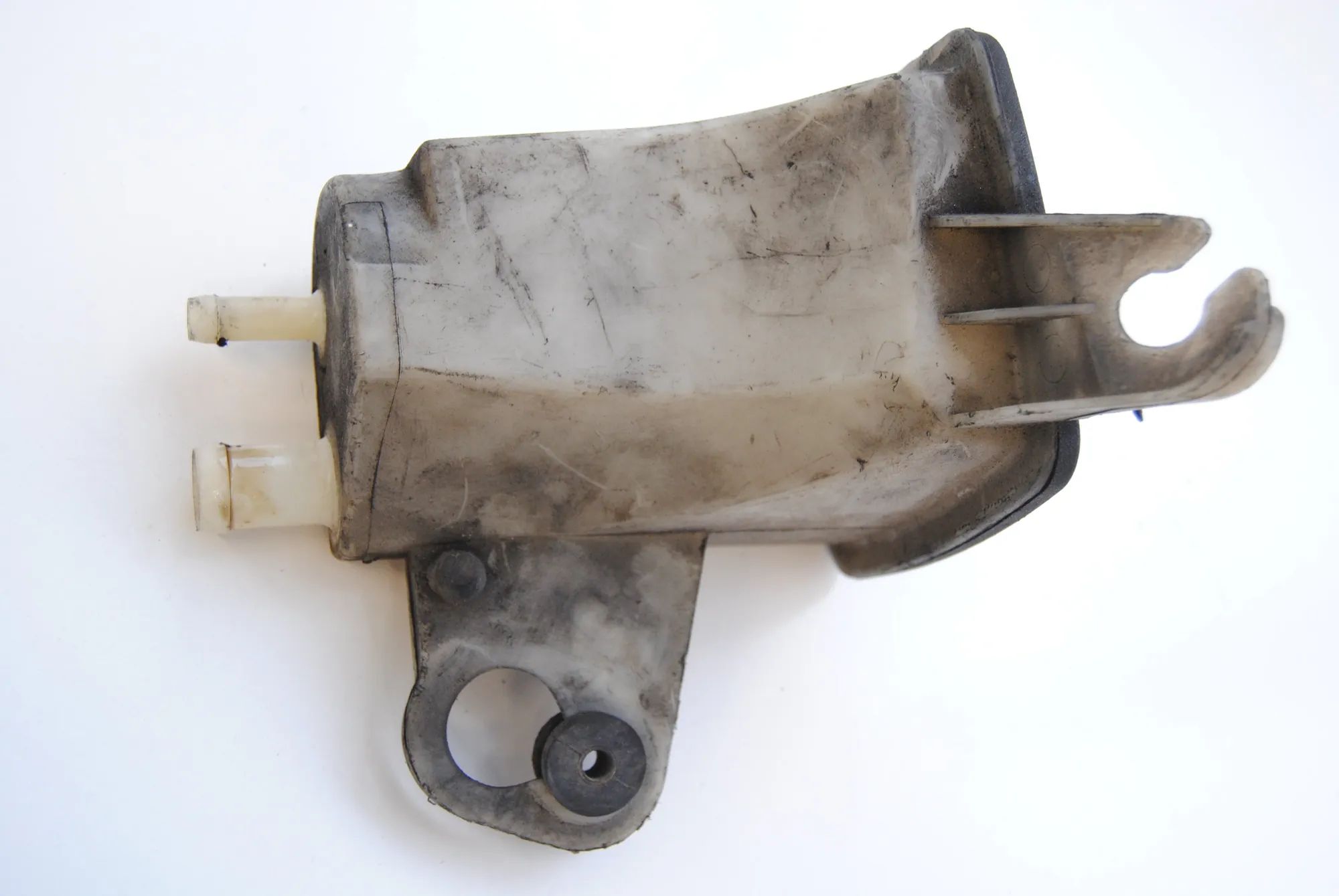 Jaguar X-Type Power steering fluid reservoir Power steering fluid reservoir — JAGUAR X-TYPE ...